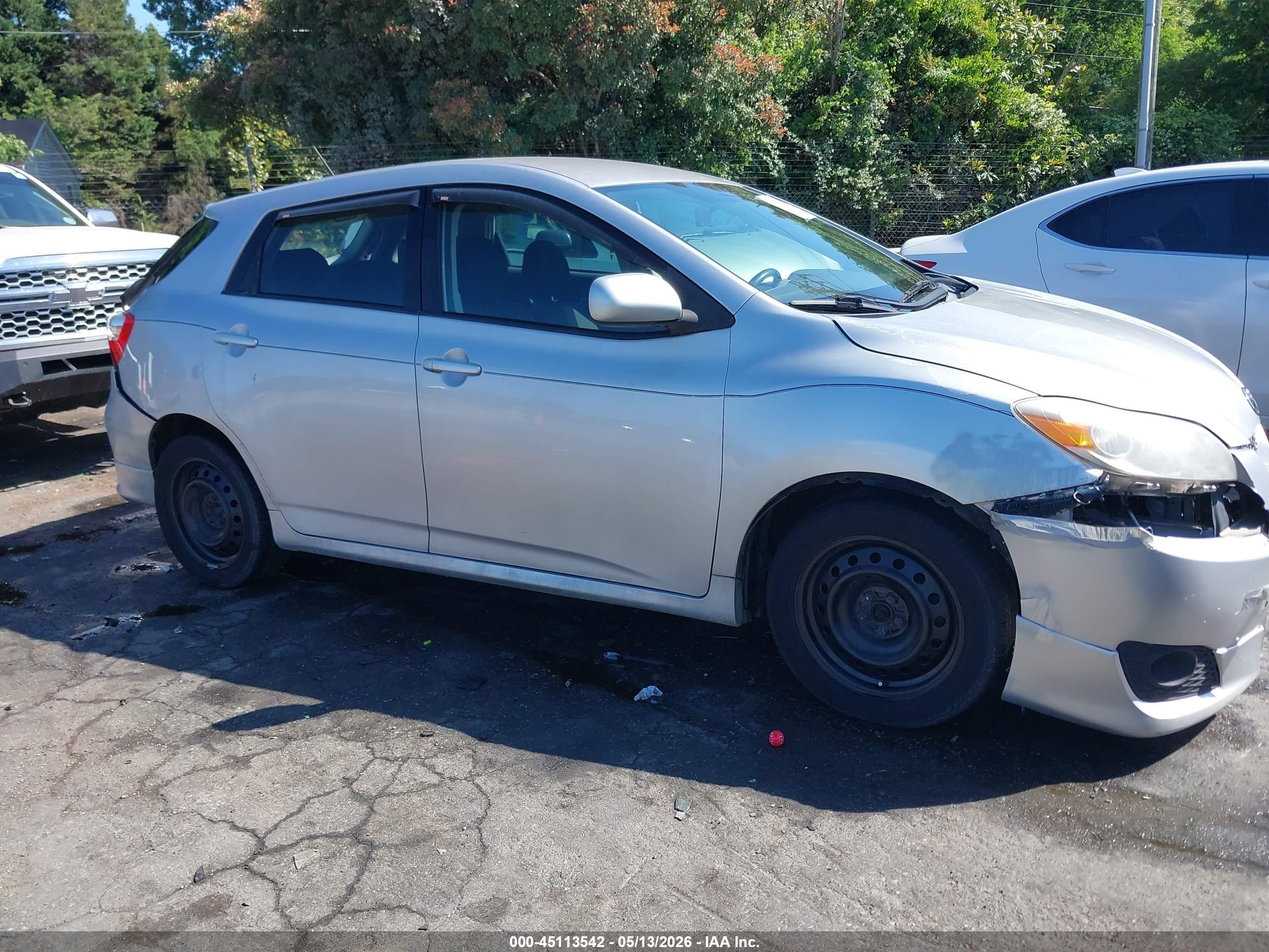 2009 Toyota Matrix   Silver vin: 2T1KU40E99C146836