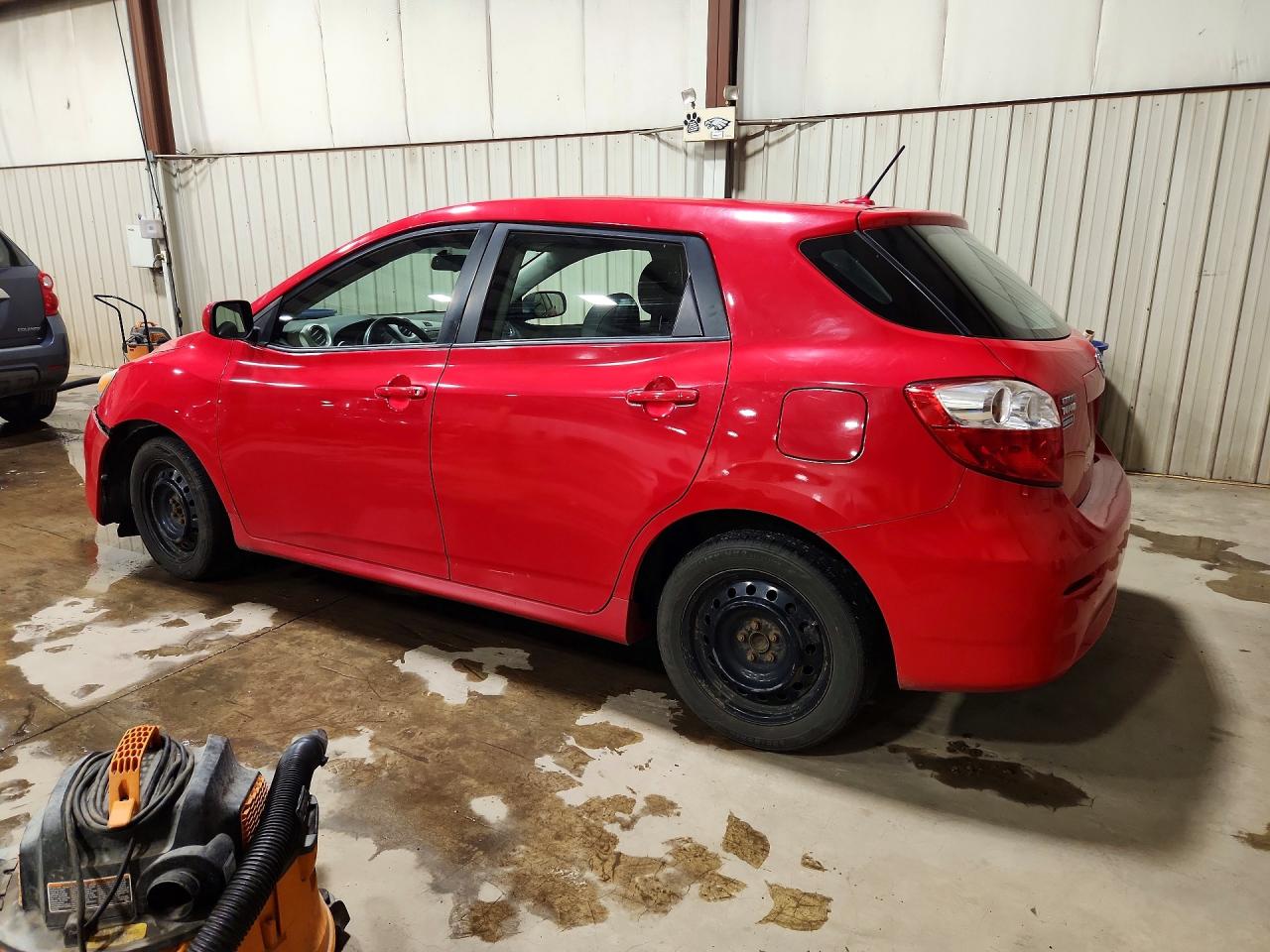 2009 Toyota Matrix Base Красный vin: 2T1KU40E99C176449