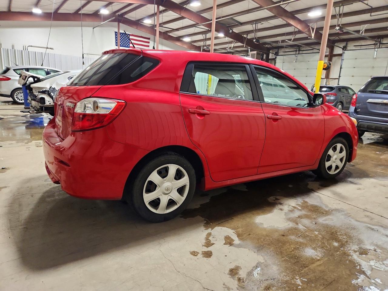 2009 Toyota Matrix Base Красный vin: 2T1KU40E99C176449