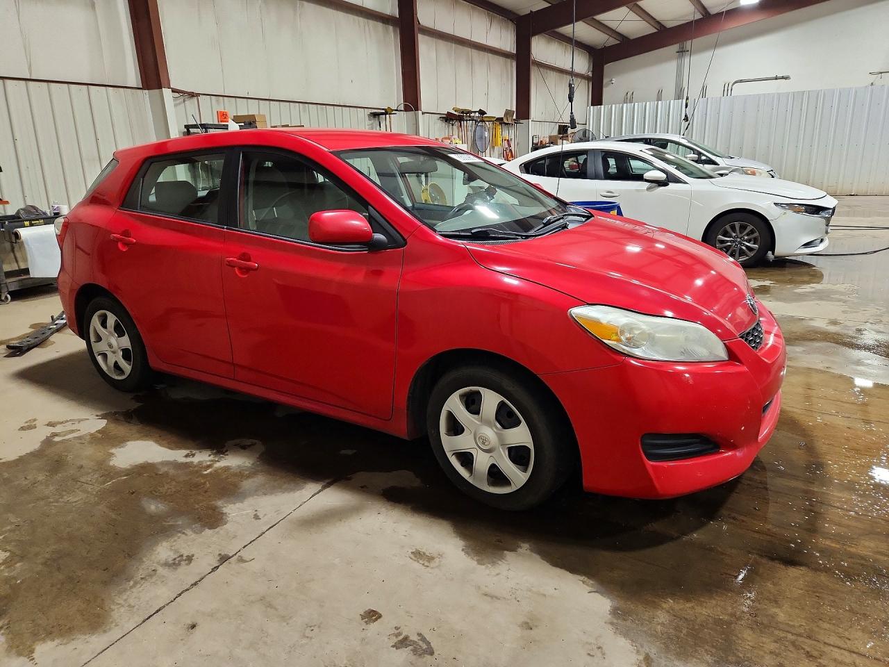 2009 Toyota Matrix Base Красный vin: 2T1KU40E99C176449