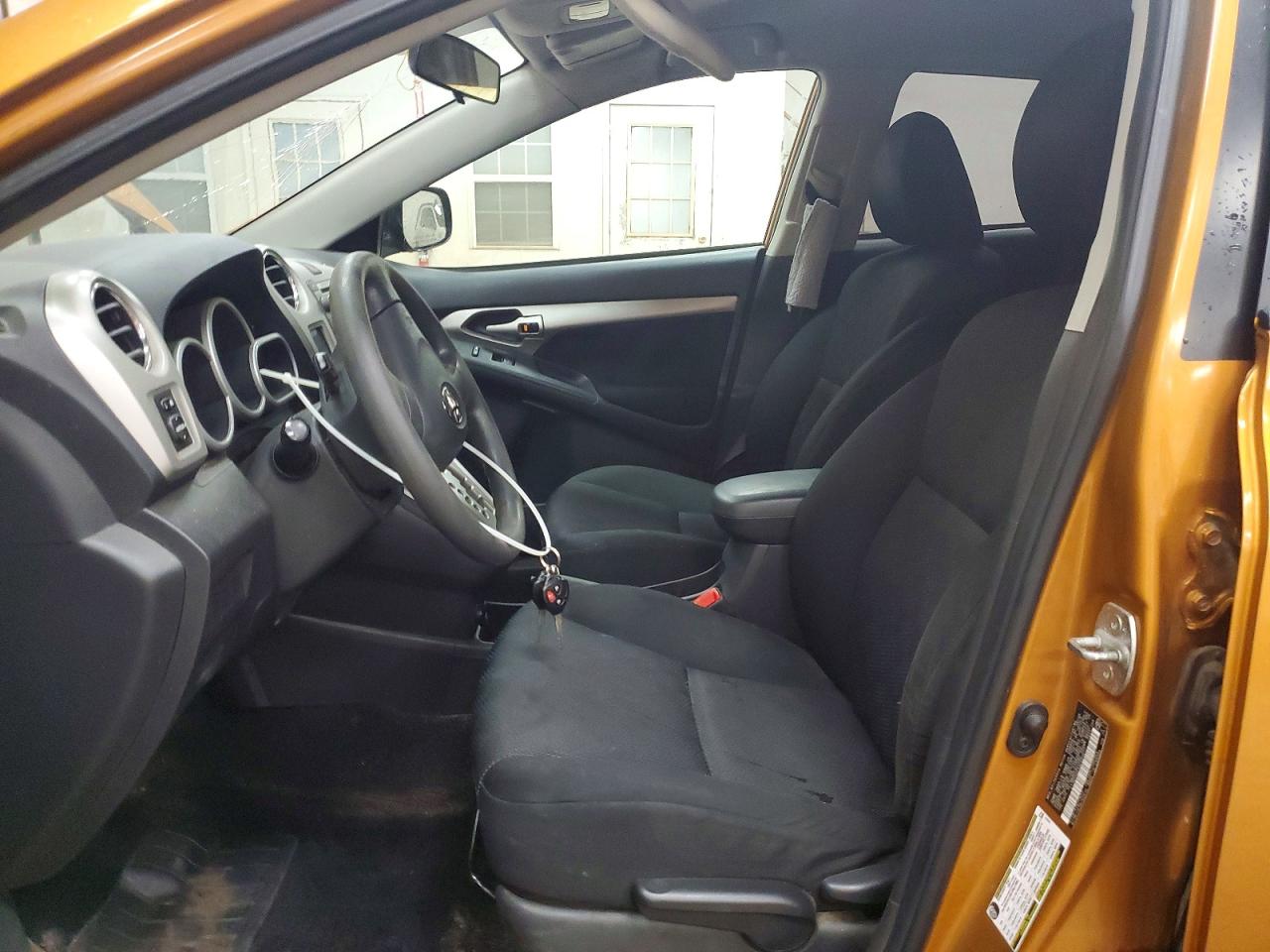 2009 Toyota Matrix Base Orange vin: 2T1KU40EX9C099011