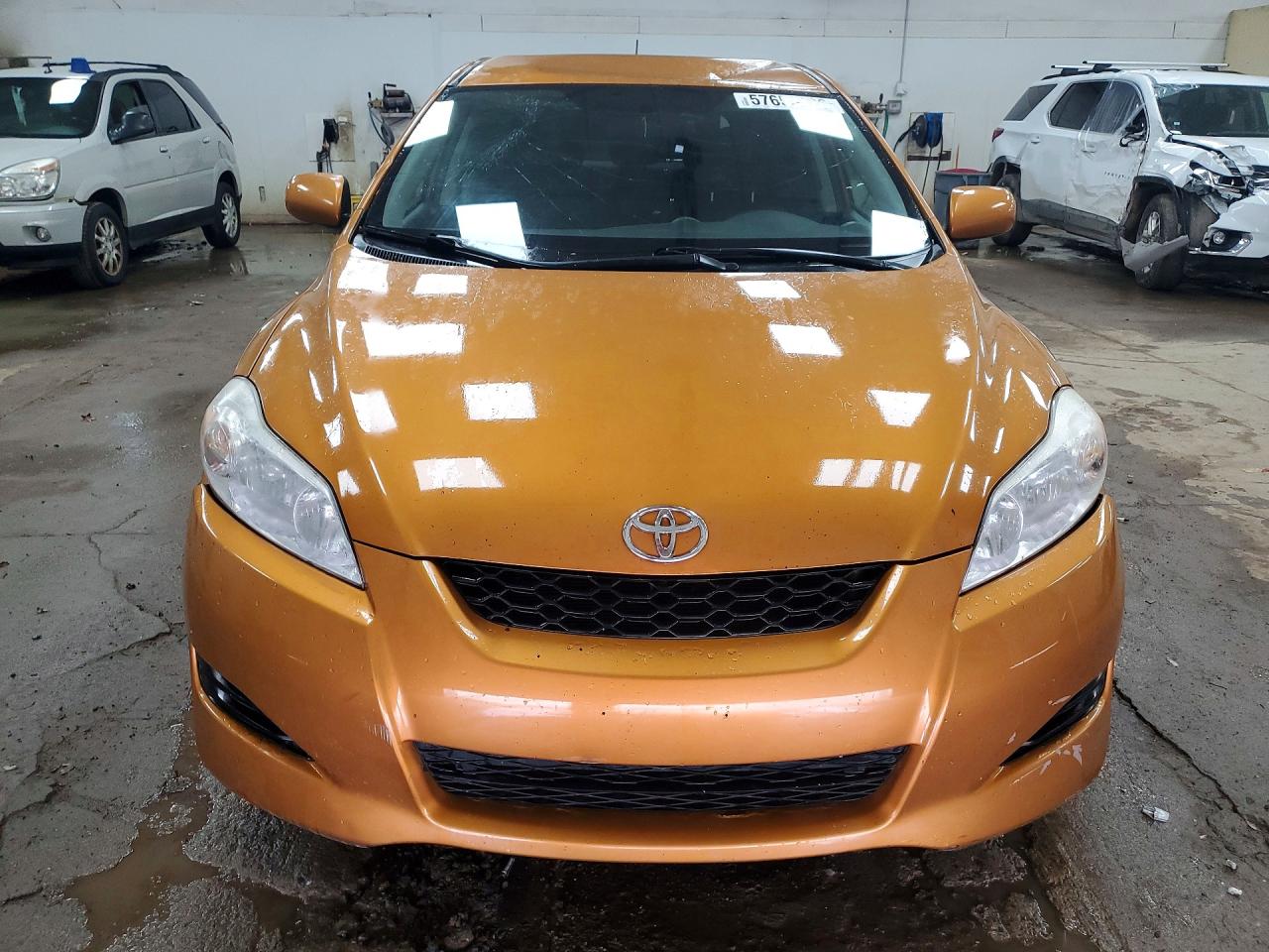 2009 Toyota Matrix Base Orange vin: 2T1KU40EX9C099011