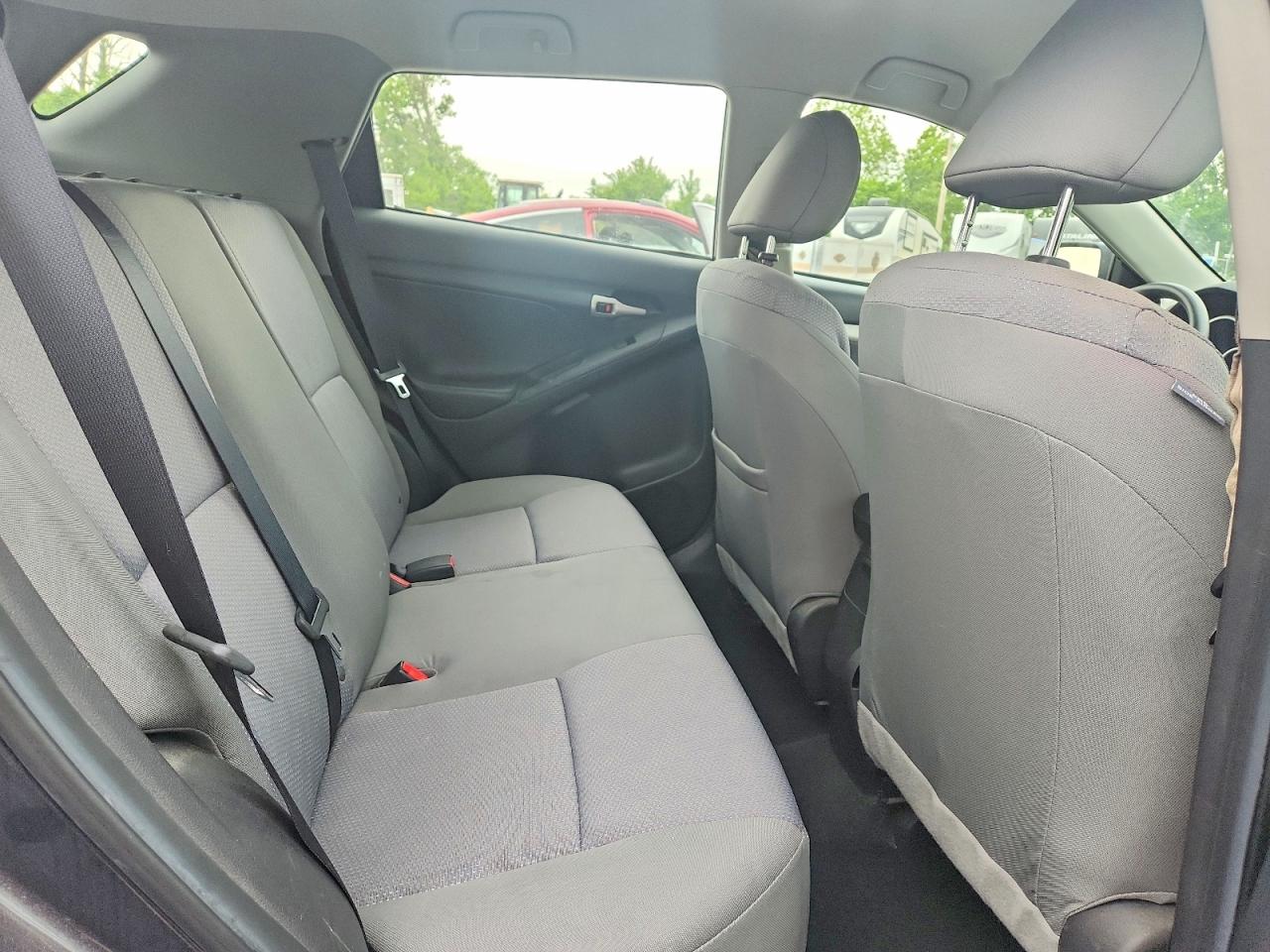 2009 Toyota Matrix Base Серый vin: 2T1KU40EX9C125588