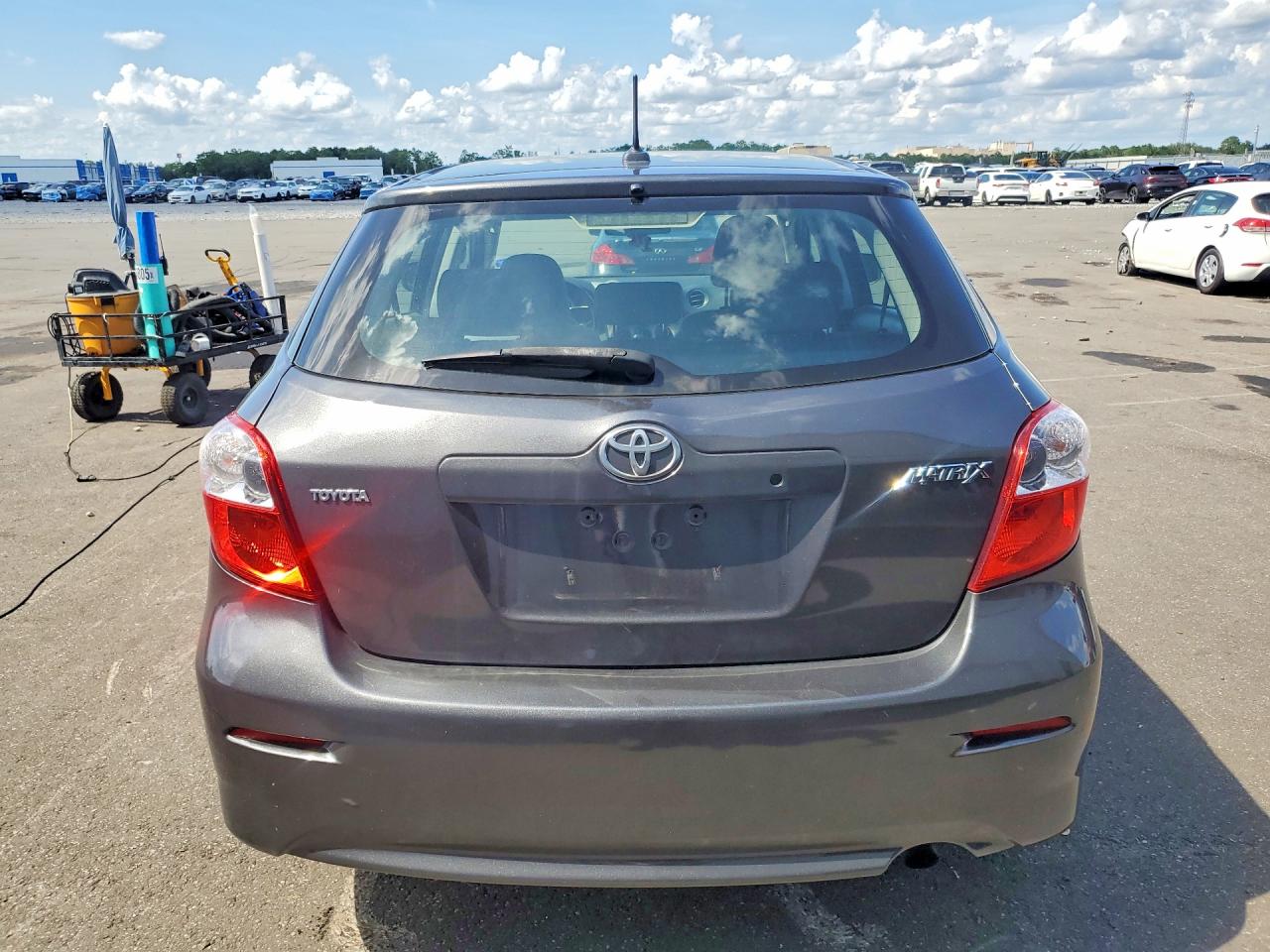 2009 Toyota Matrix Base Серый vin: 2T1KU40EX9C157019