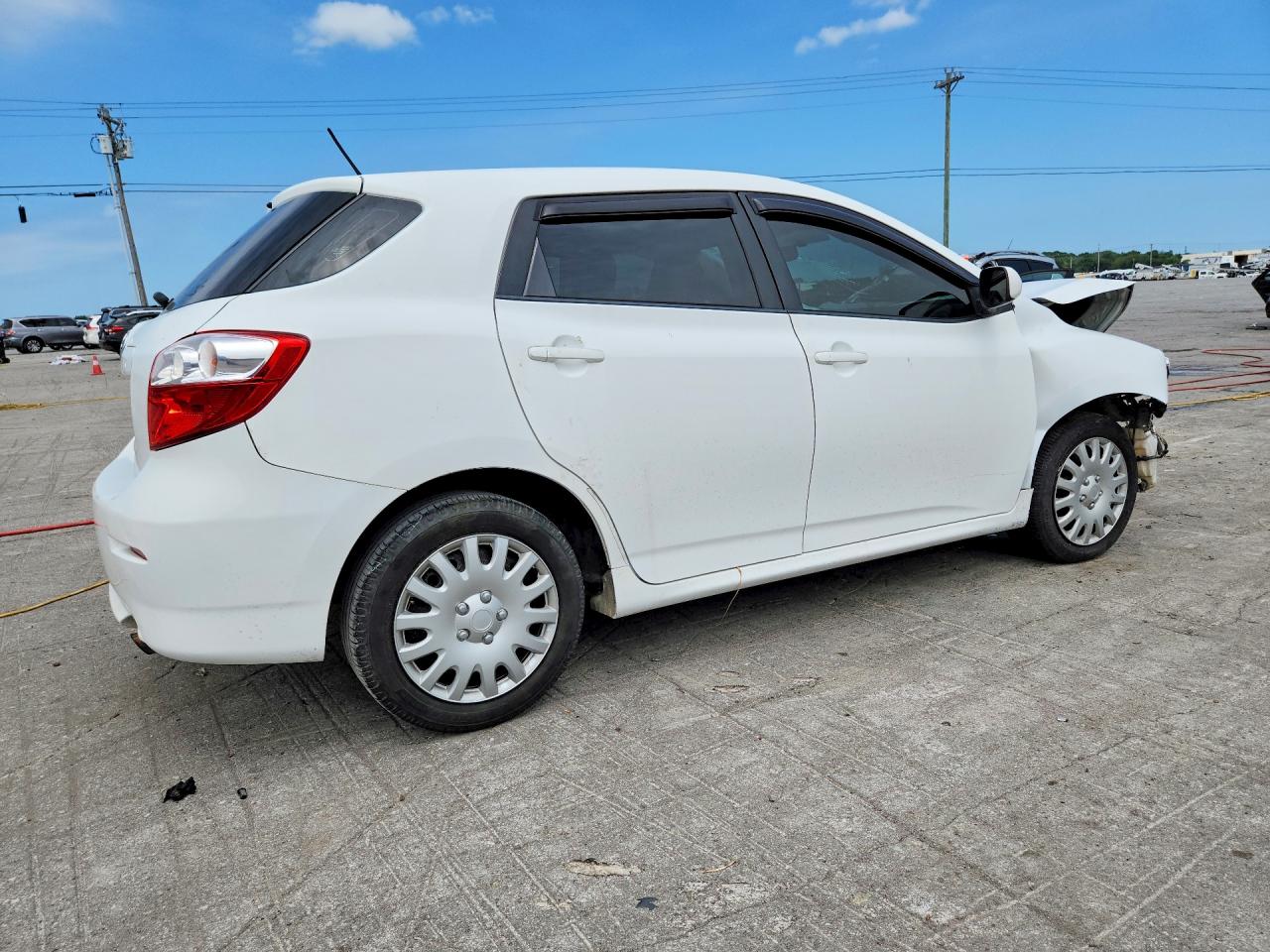 2009 Toyota Matrix Base White vin: 2T1KU40EX9C159398