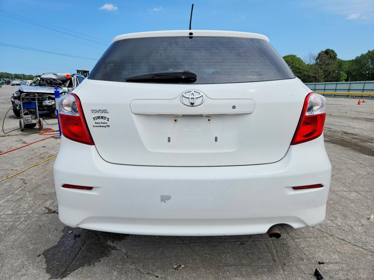 2009 Toyota Matrix Base White vin: 2T1KU40EX9C159398