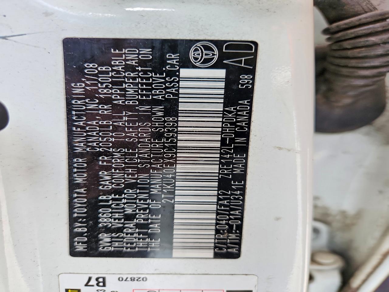 2009 Toyota Matrix Base White vin: 2T1KU40EX9C159398