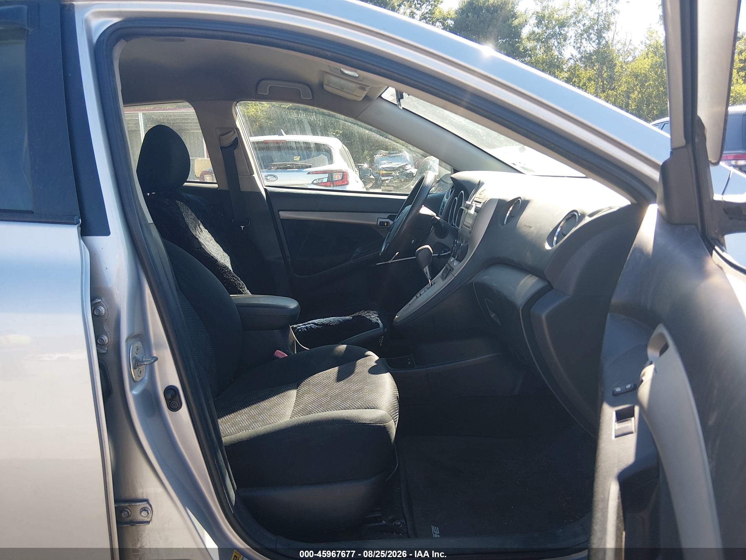 2010 Toyota Matrix   Silver vin: 2T1KU4EE0AC252637