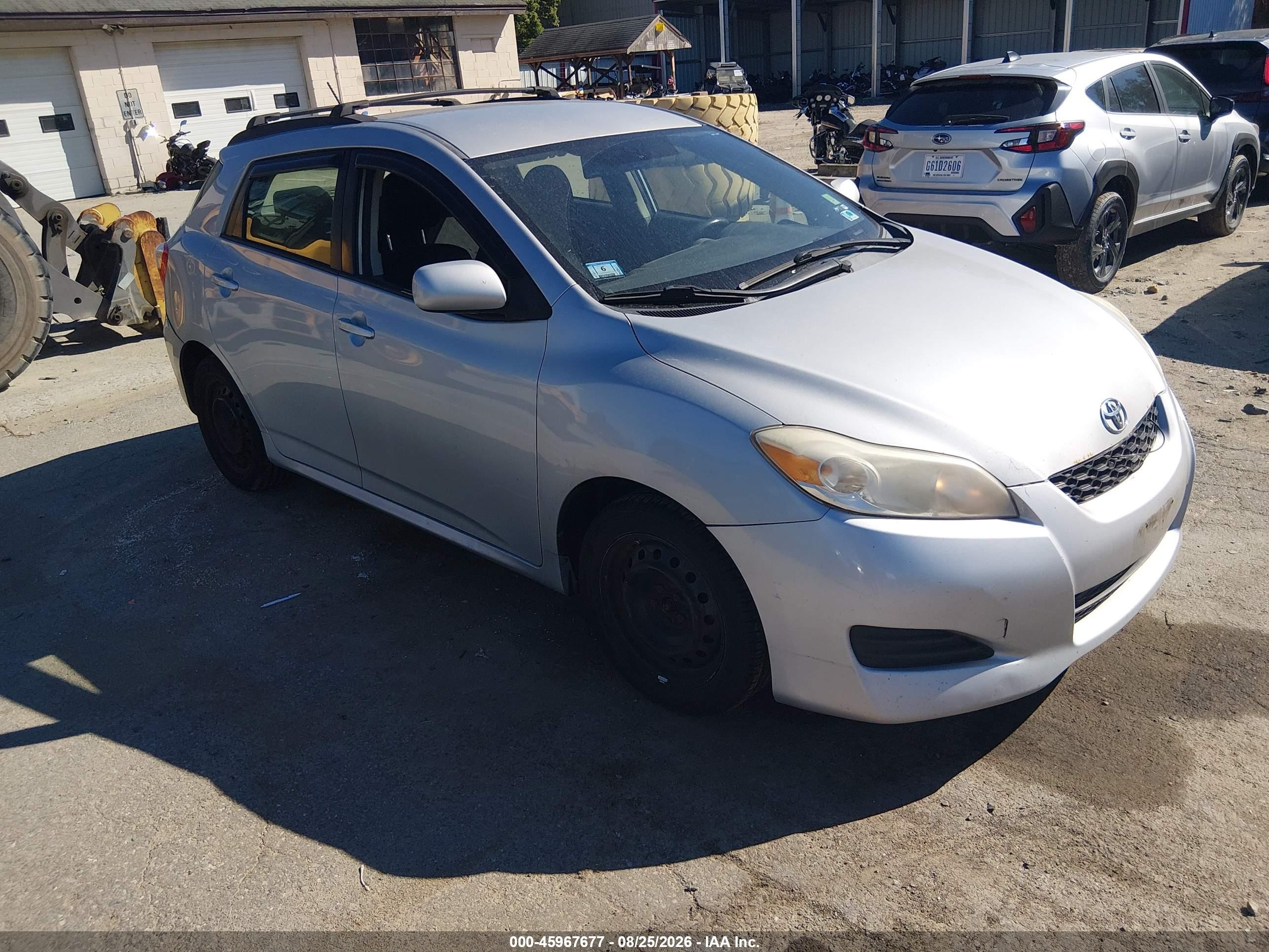 2010 Toyota Matrix   Silver vin: 2T1KU4EE0AC252637