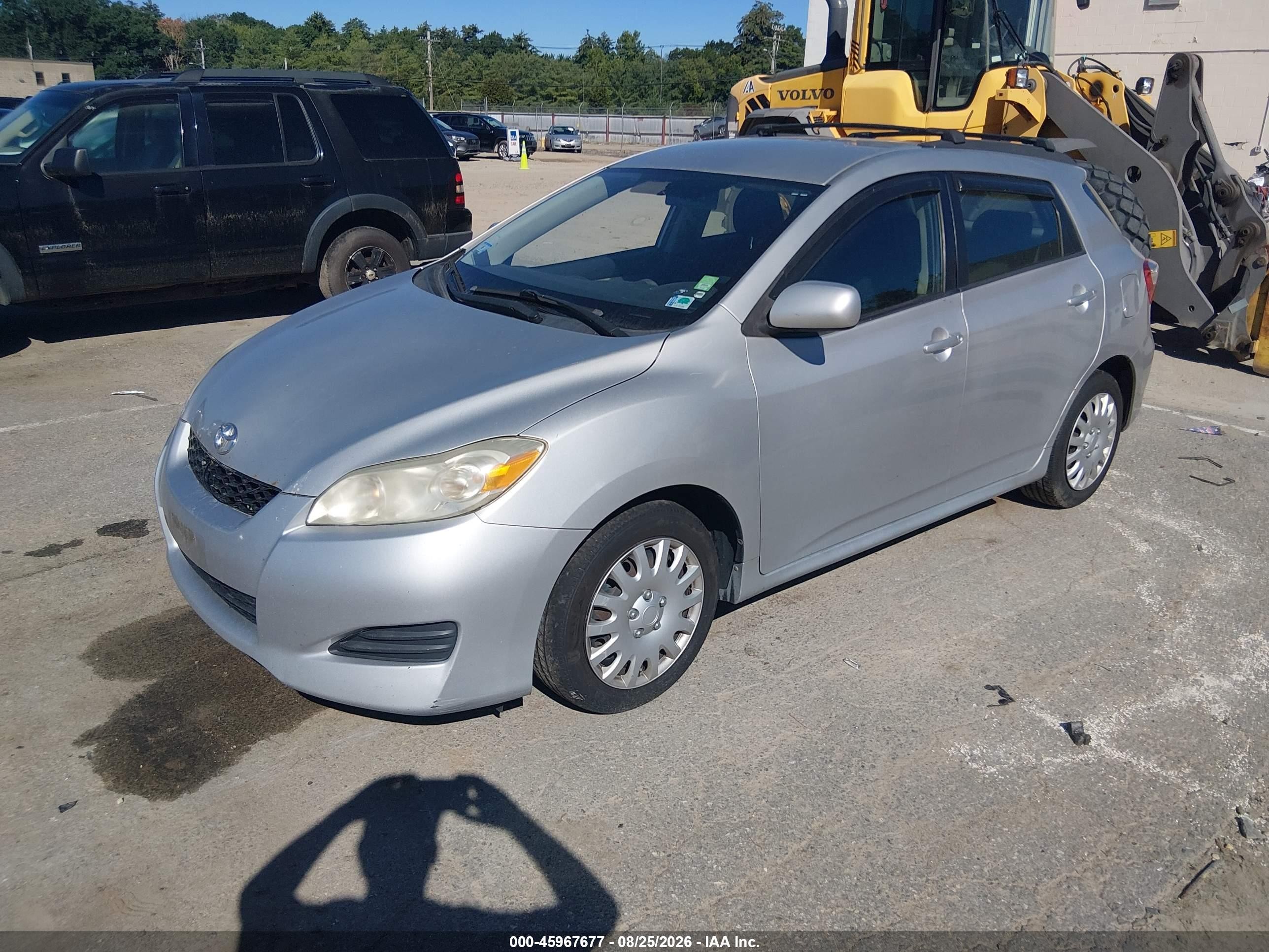 2010 Toyota Matrix   Silver vin: 2T1KU4EE0AC252637