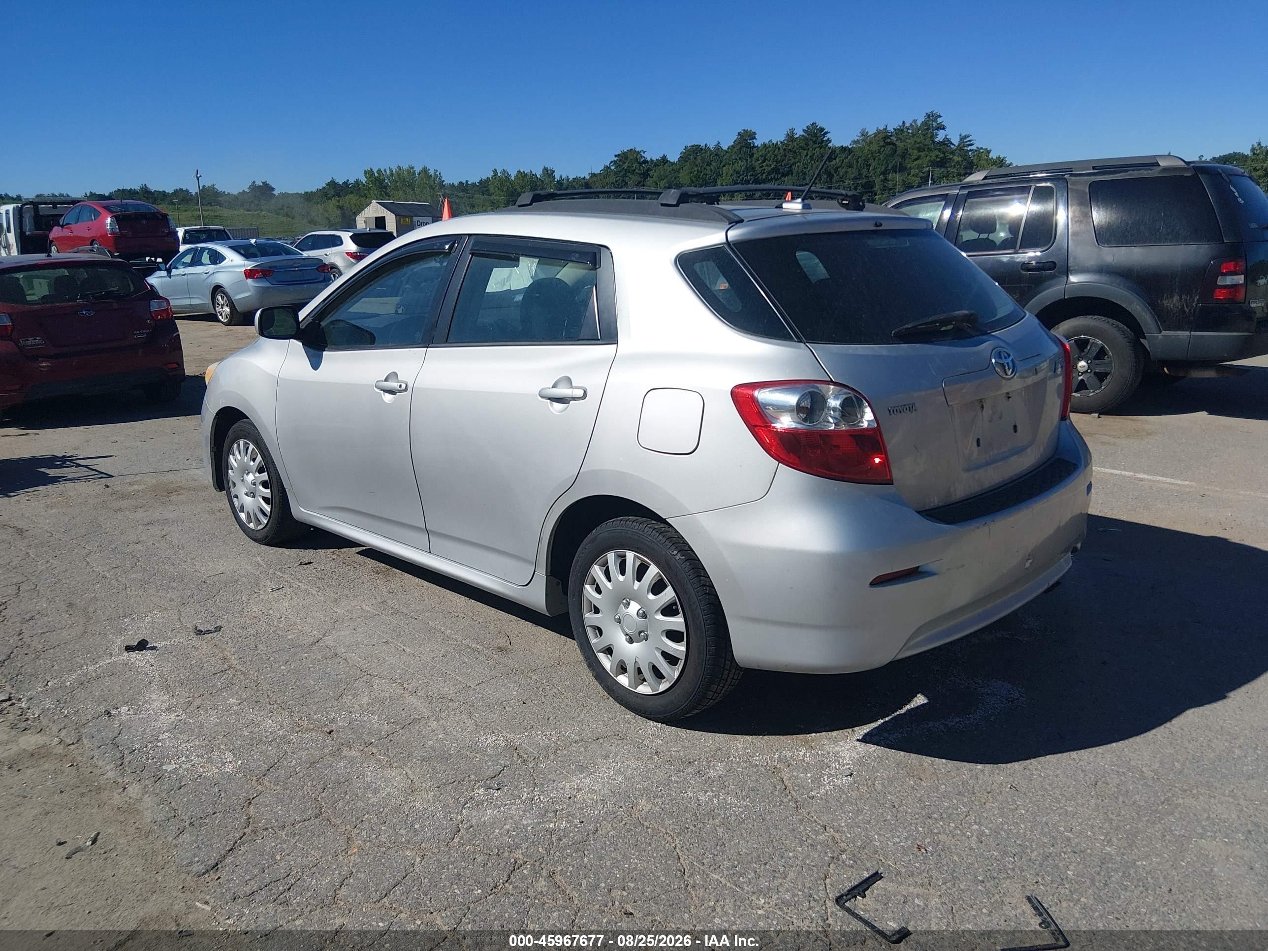 2010 Toyota Matrix   Silver vin: 2T1KU4EE0AC252637