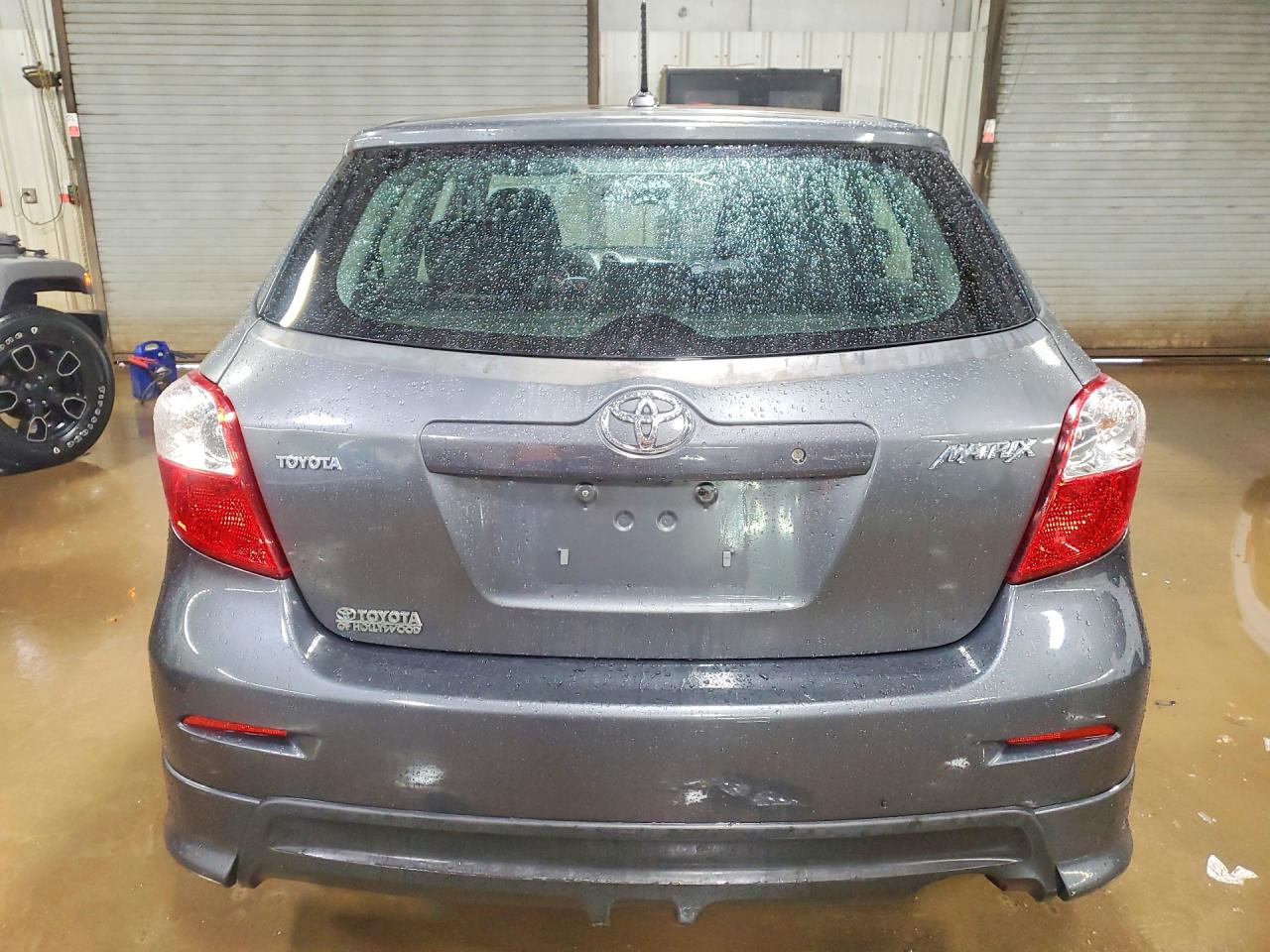 2010 Toyota Matrix Base Gray vin: 2T1KU4EE0AC301707