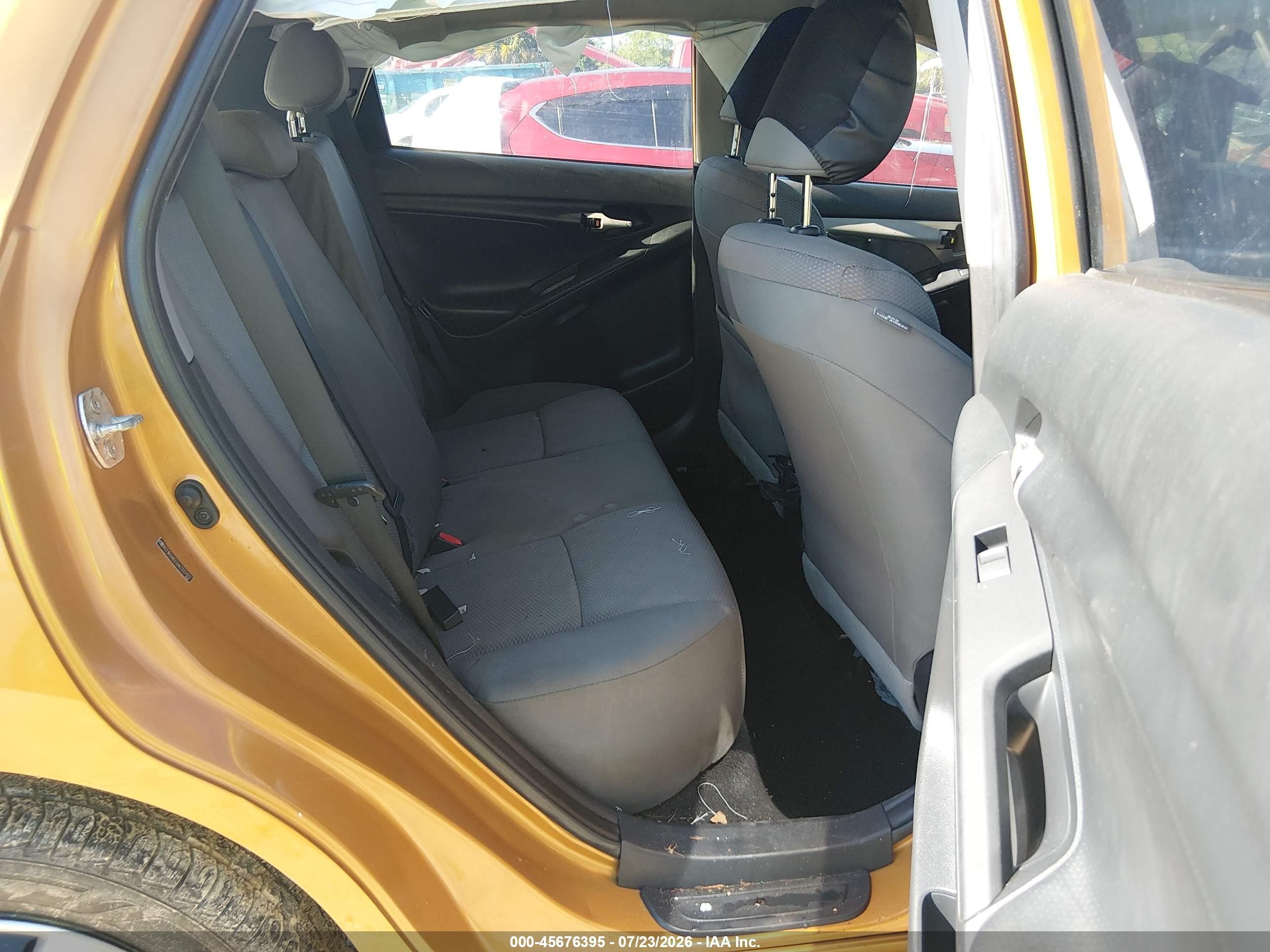 2010 Toyota Matrix   Champagne vin: 2T1KU4EE0AC322122