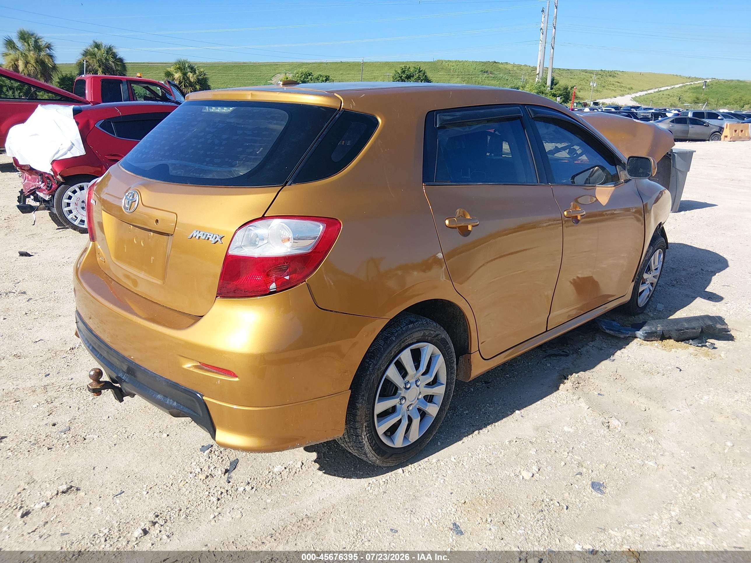 2010 Toyota Matrix   Champagne vin: 2T1KU4EE0AC322122