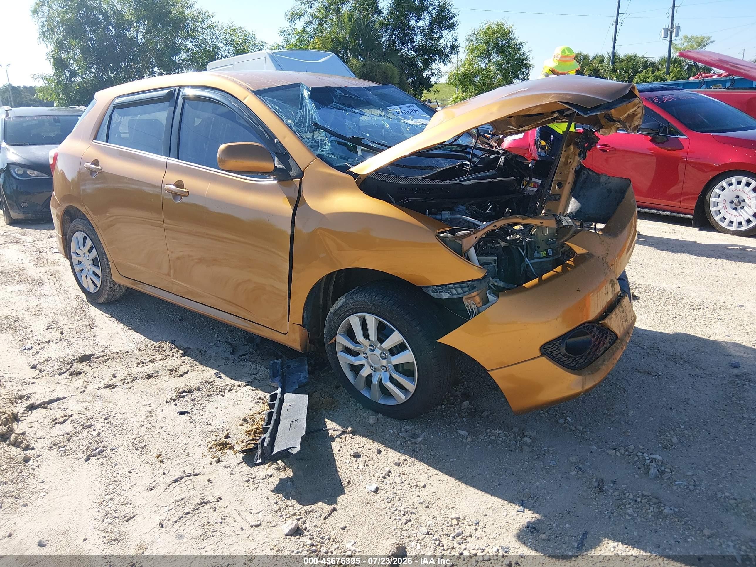 2010 Toyota Matrix   Champagne vin: 2T1KU4EE0AC322122