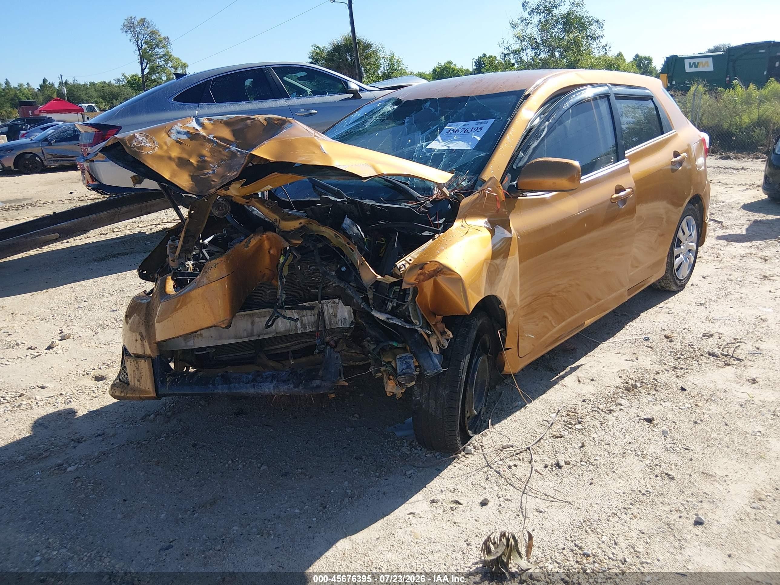 2010 Toyota Matrix   Champagne vin: 2T1KU4EE0AC322122