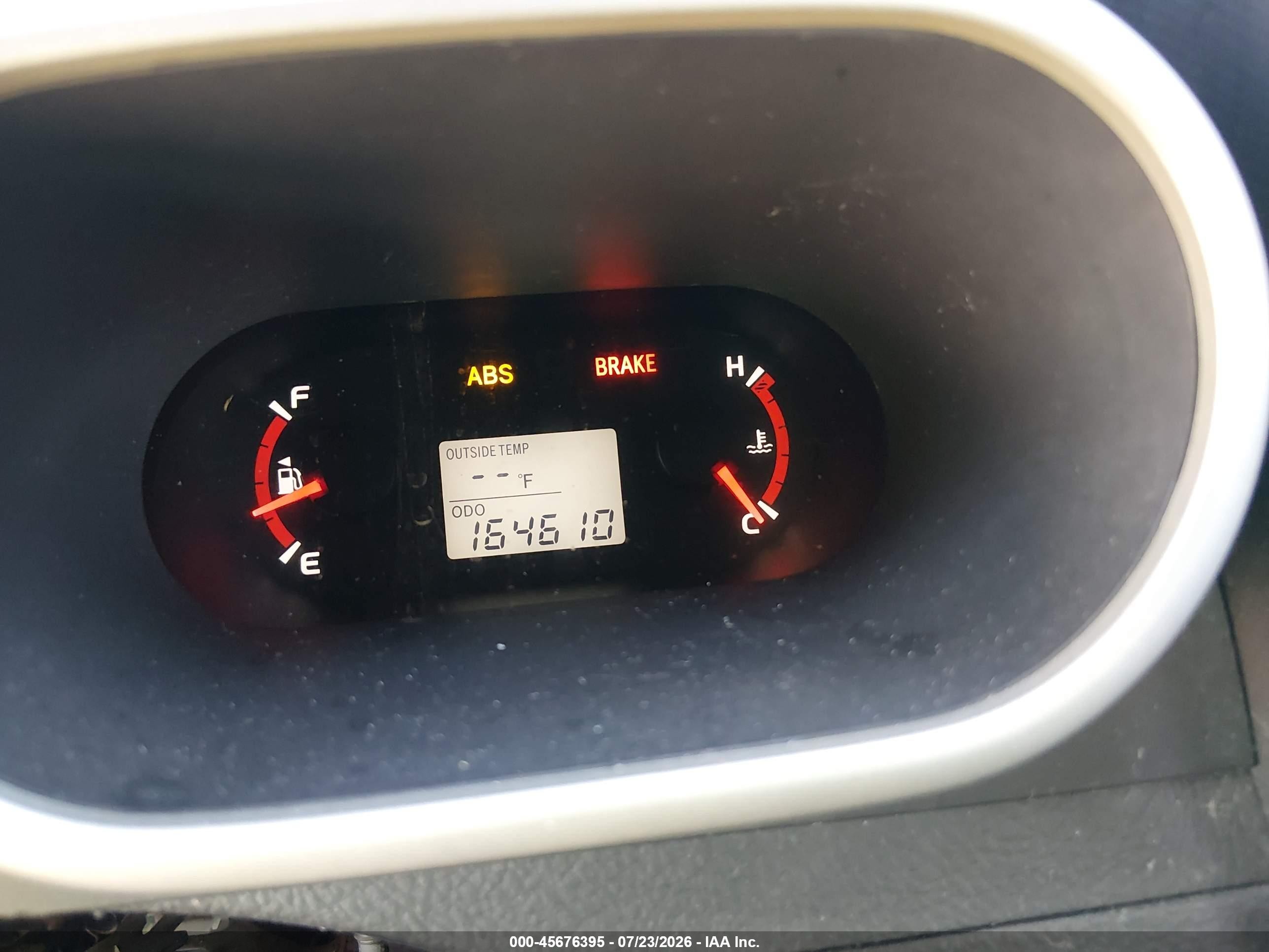 2010 Toyota Matrix   Champagne vin: 2T1KU4EE0AC322122