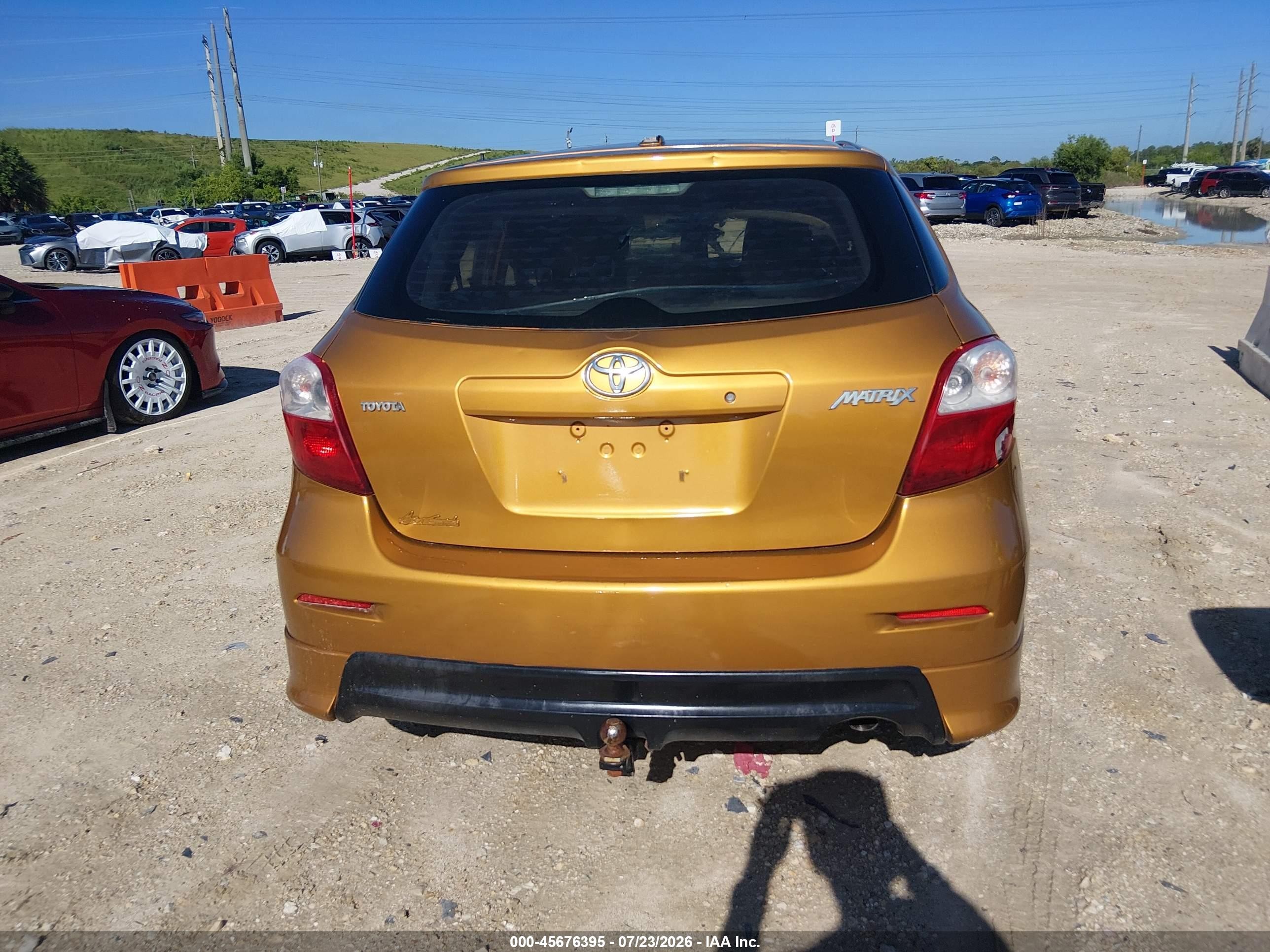 2010 Toyota Matrix   Champagne vin: 2T1KU4EE0AC322122