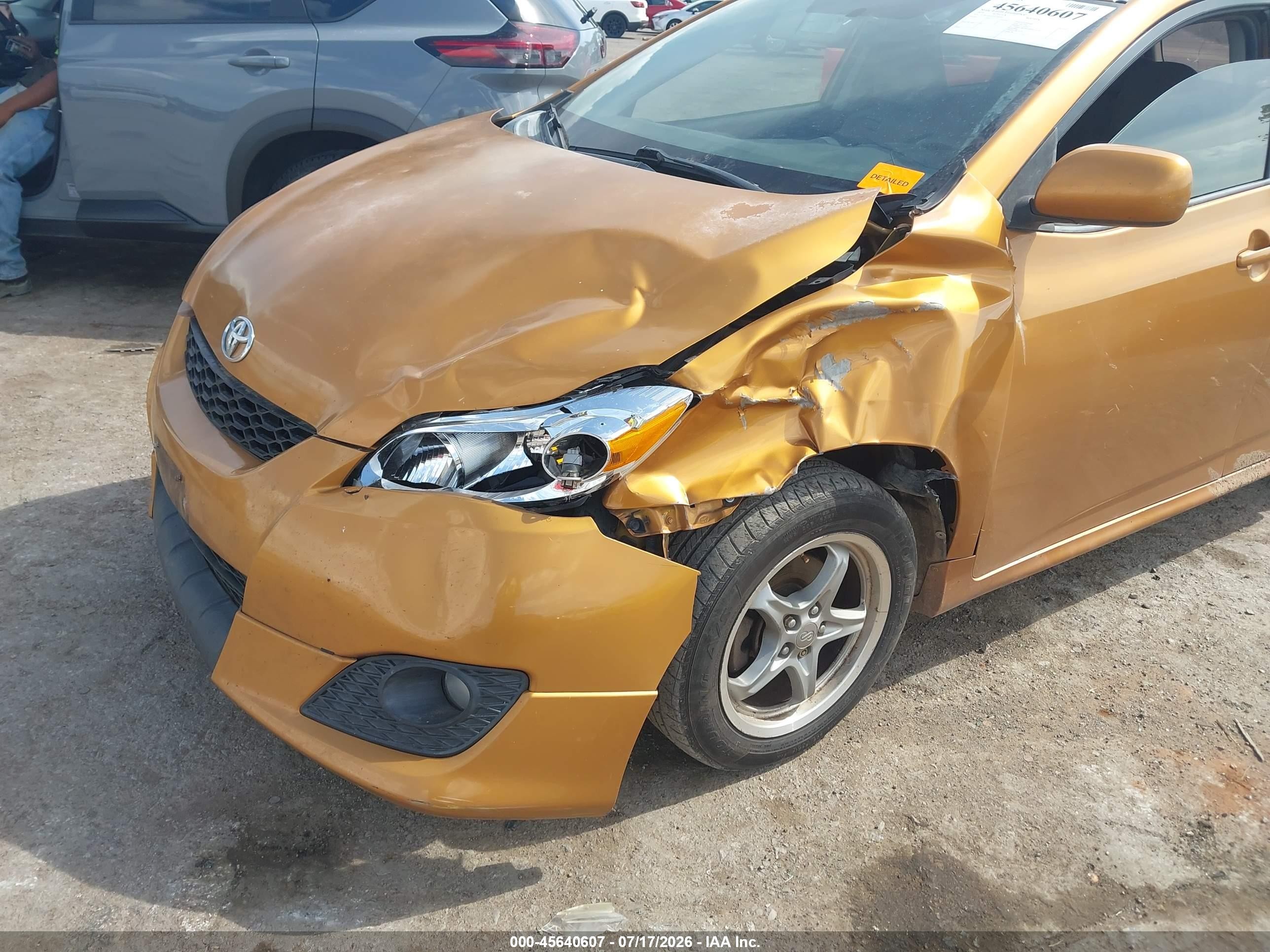 2010 Toyota Matrix   Orange vin: 2T1KU4EE0AC340541
