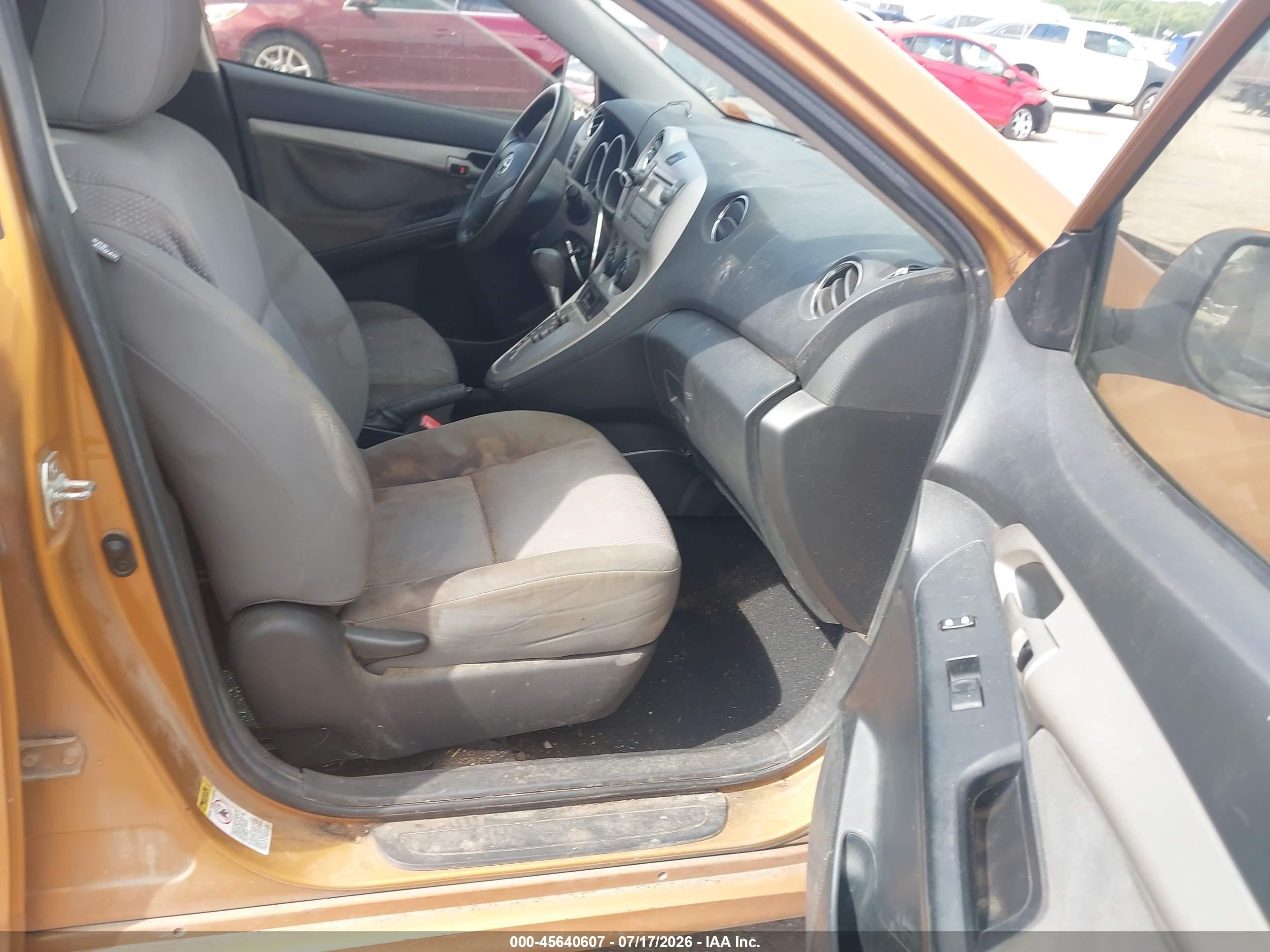 2010 Toyota Matrix   Orange vin: 2T1KU4EE0AC340541