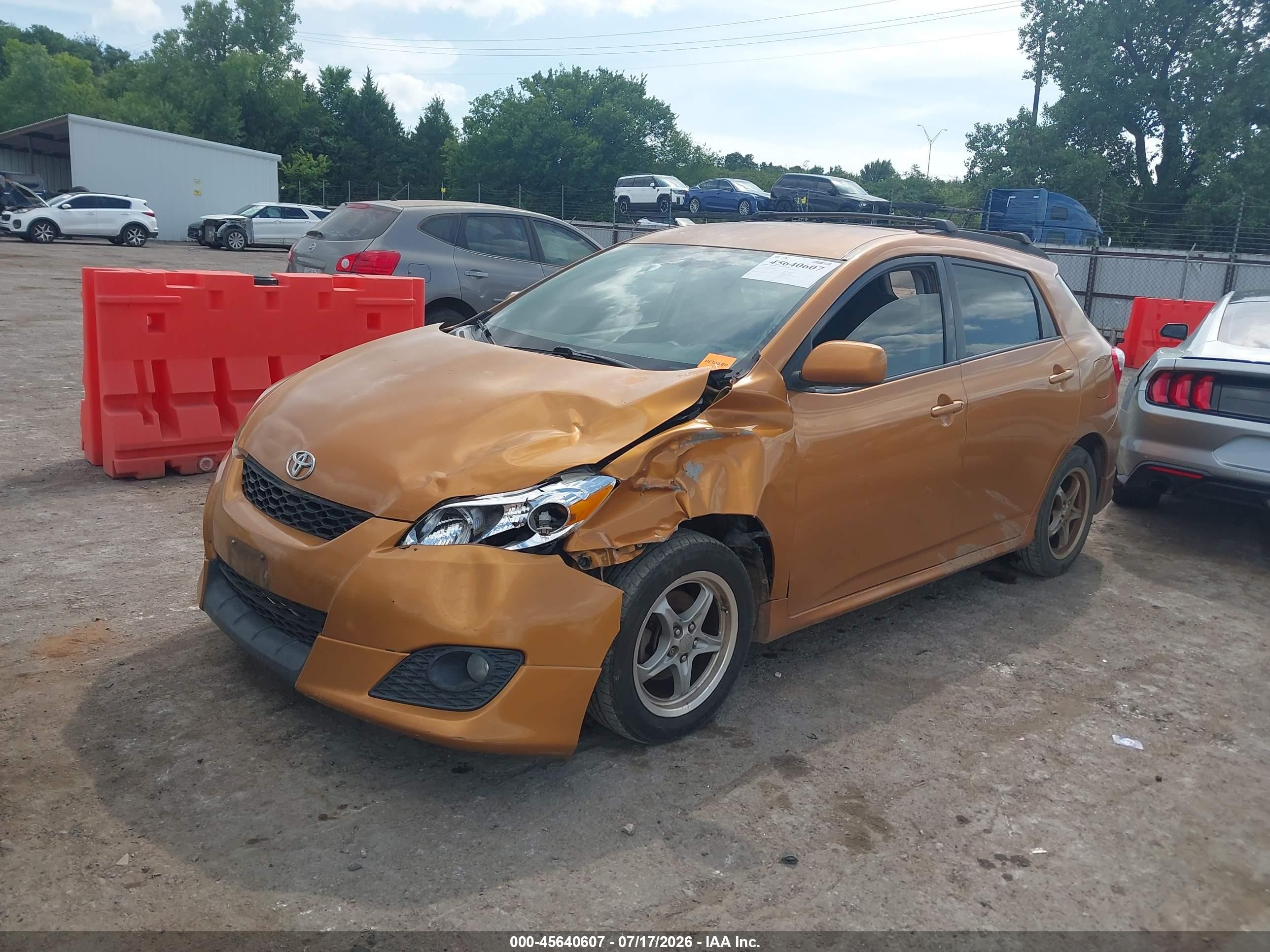 2010 Toyota Matrix   Orange vin: 2T1KU4EE0AC340541
