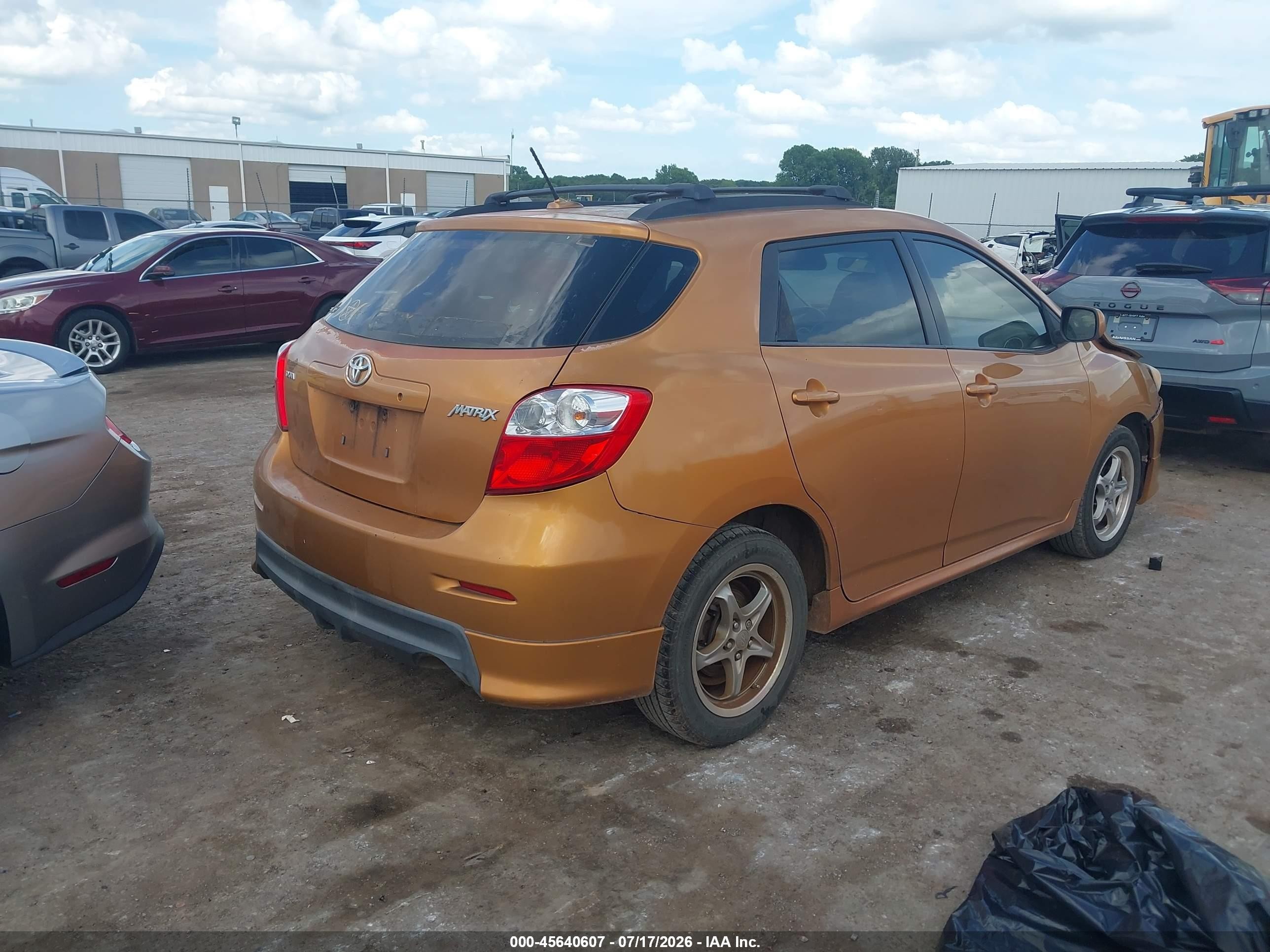 2010 Toyota Matrix   Orange vin: 2T1KU4EE0AC340541