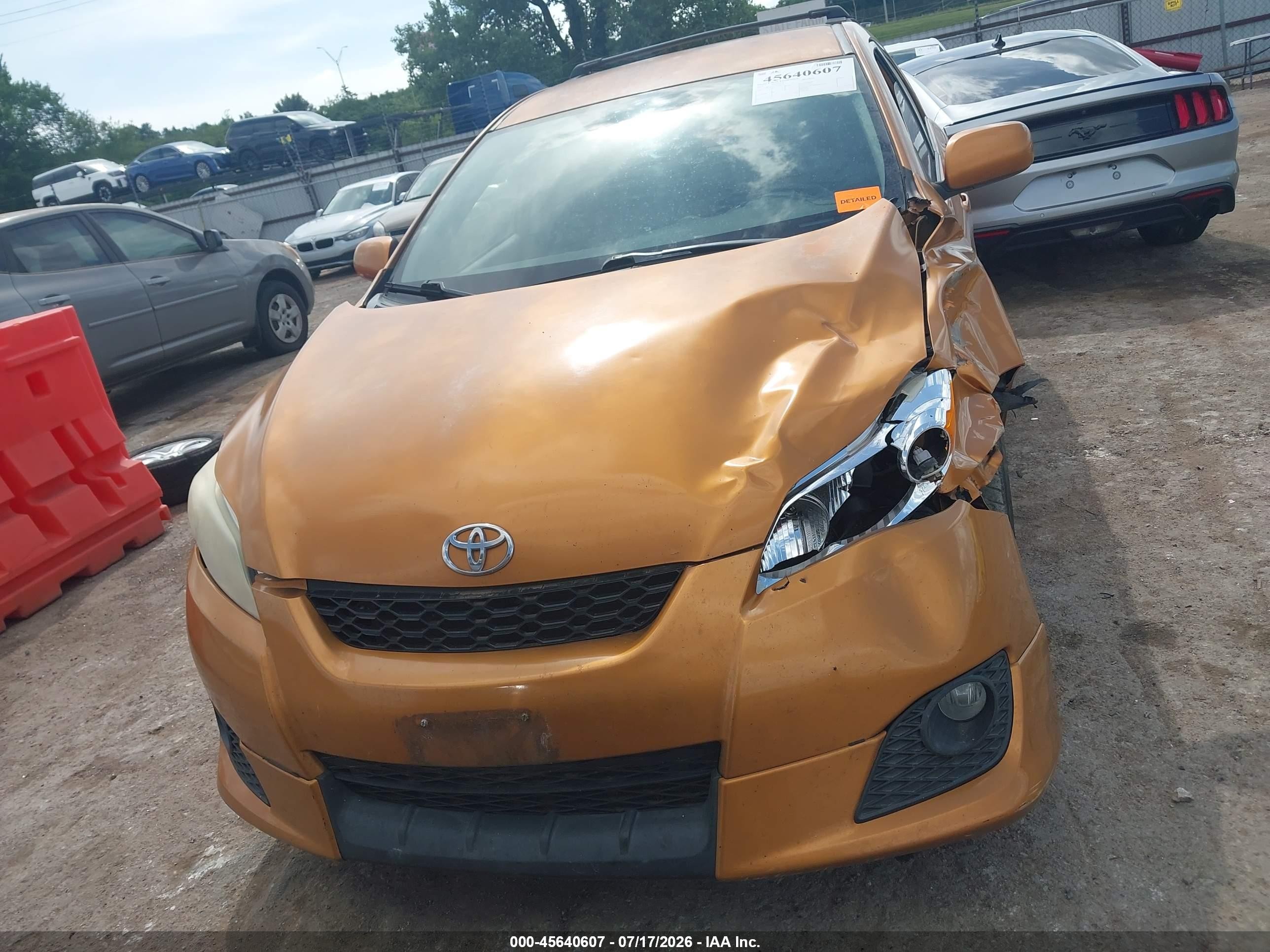 2010 Toyota Matrix   Orange vin: 2T1KU4EE0AC340541