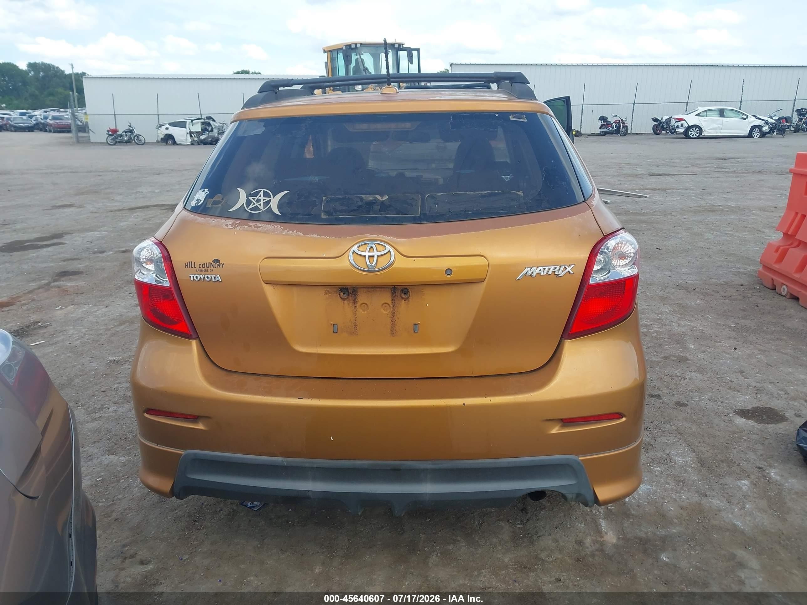 2010 Toyota Matrix   Orange vin: 2T1KU4EE0AC340541