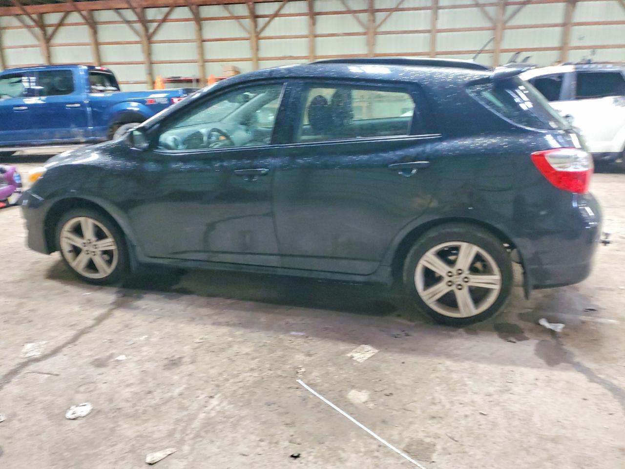 2010 Toyota Corolla Matrix Base Black vin: 2T1KU4EE0AC394390