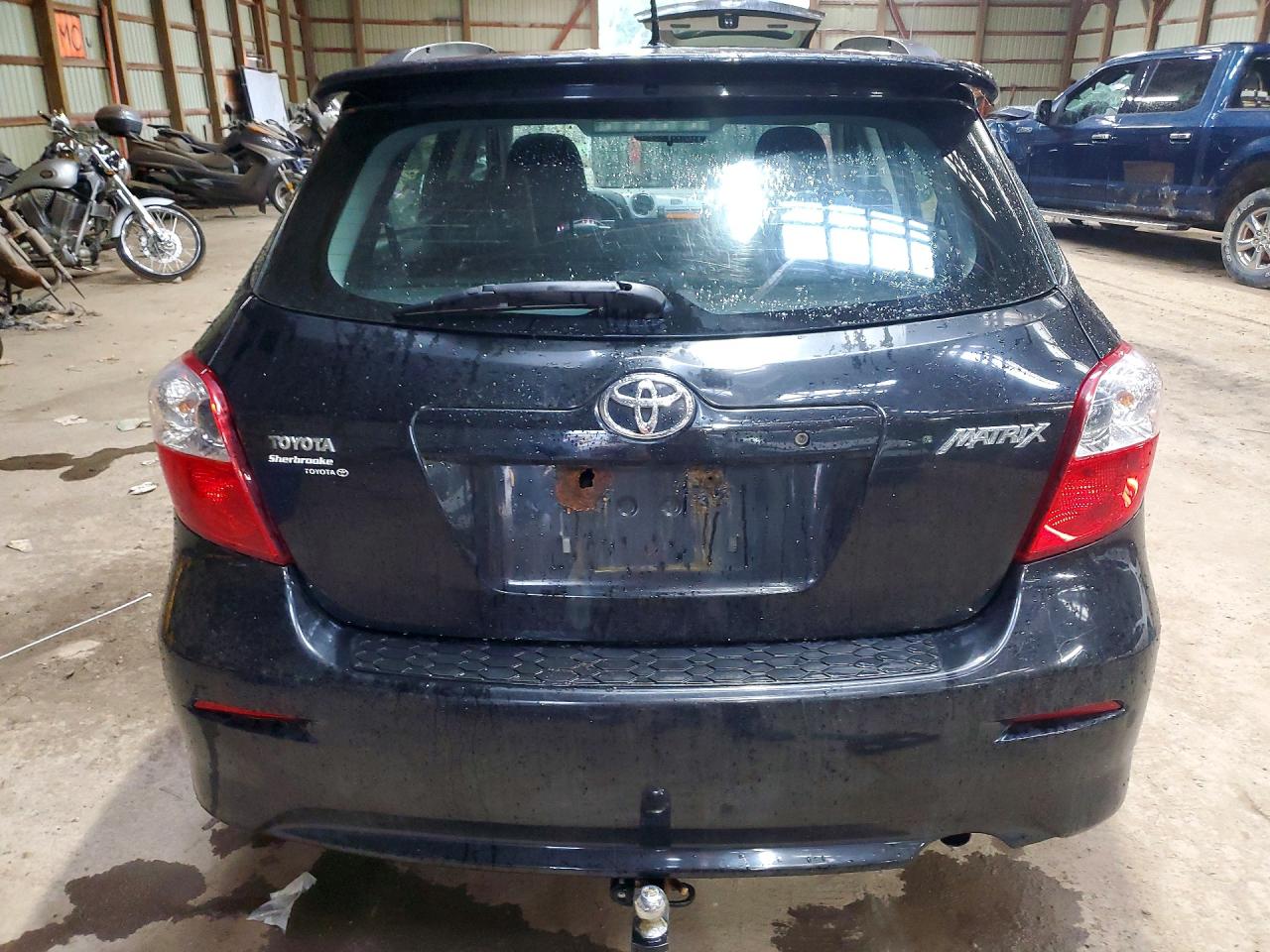 2010 Toyota Corolla Matrix Base Black vin: 2T1KU4EE0AC394390