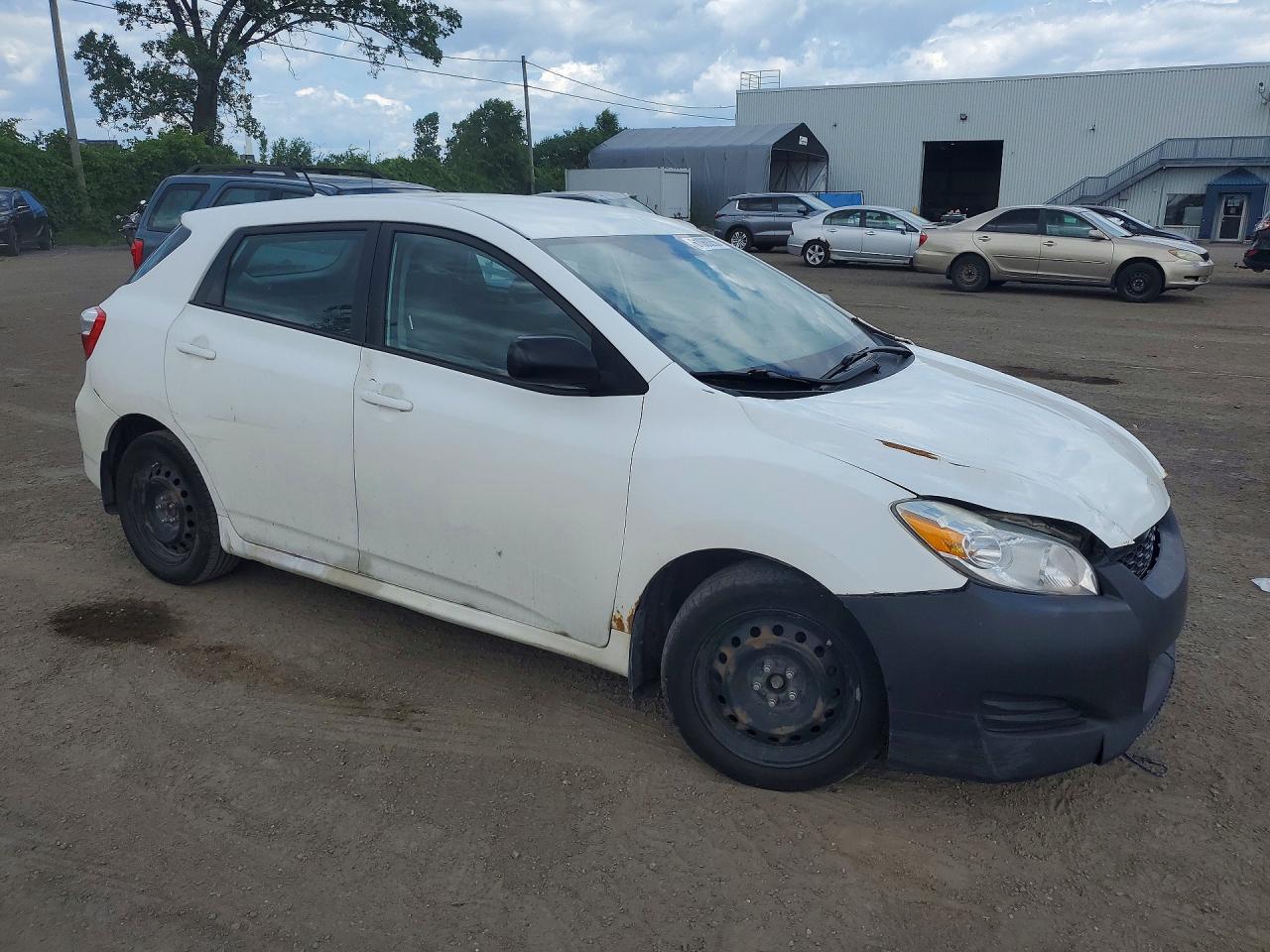 2010 Toyota Matrix Base White vin: 2T1KU4EE0AC435004