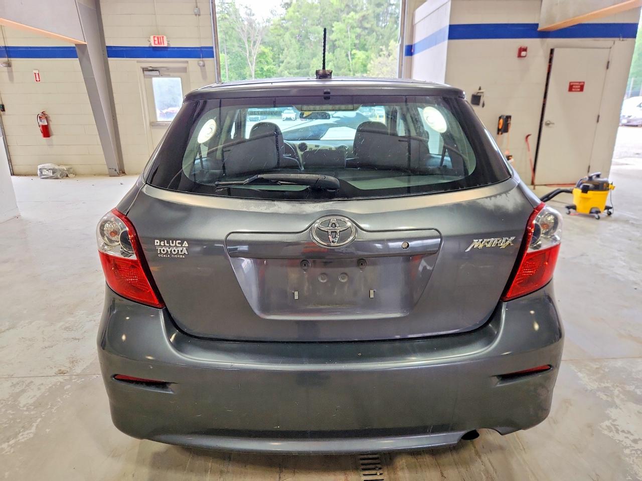 2010 Toyota Matrix Base Серый vin: 2T1KU4EE0AC459397