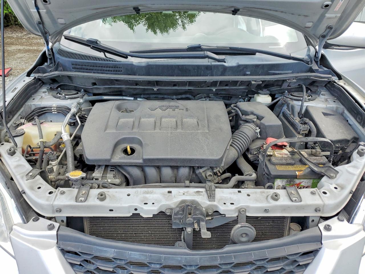 2011 Toyota Matrix Base Silver vin: 2T1KU4EE0BC744067