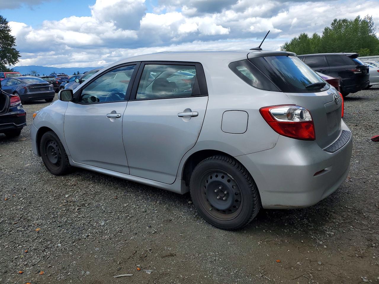 2011 Toyota Matrix Base Silver vin: 2T1KU4EE0BC744067