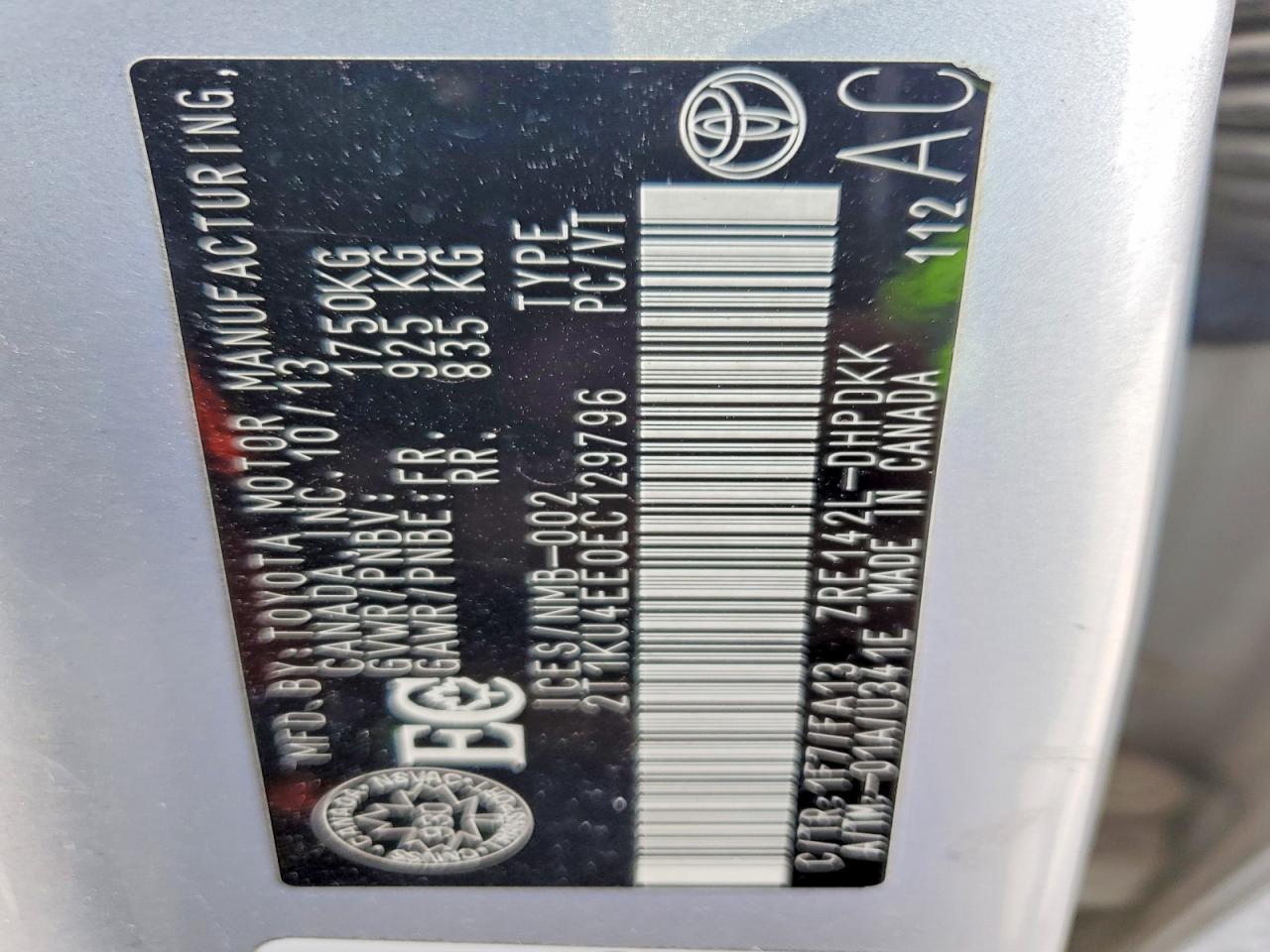 2014 Toyota Matrix Base Серебряный vin: 2T1KU4EE0EC129796