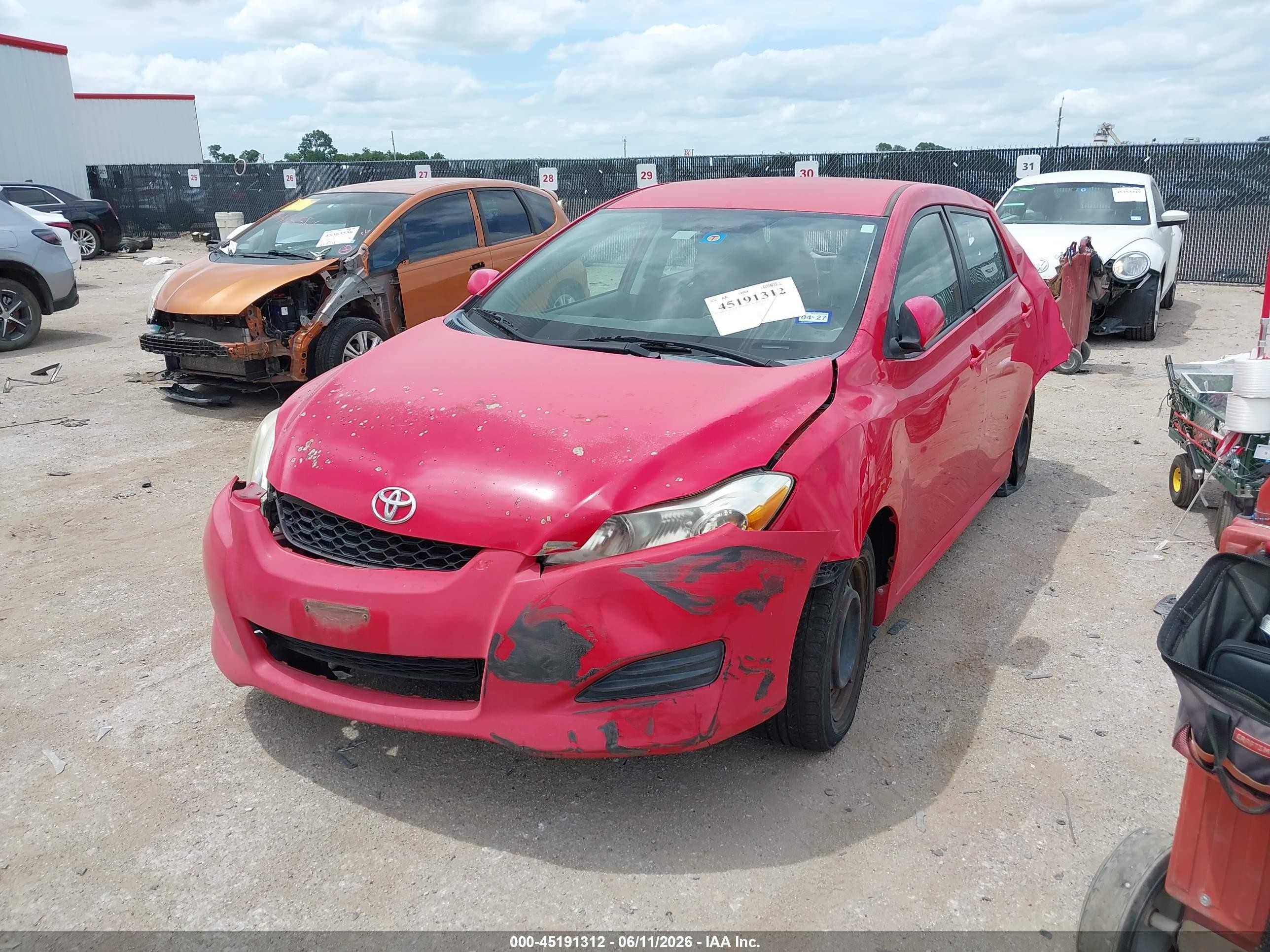 2010 Toyota Matrix   Red vin: 2T1KU4EE1AC291785