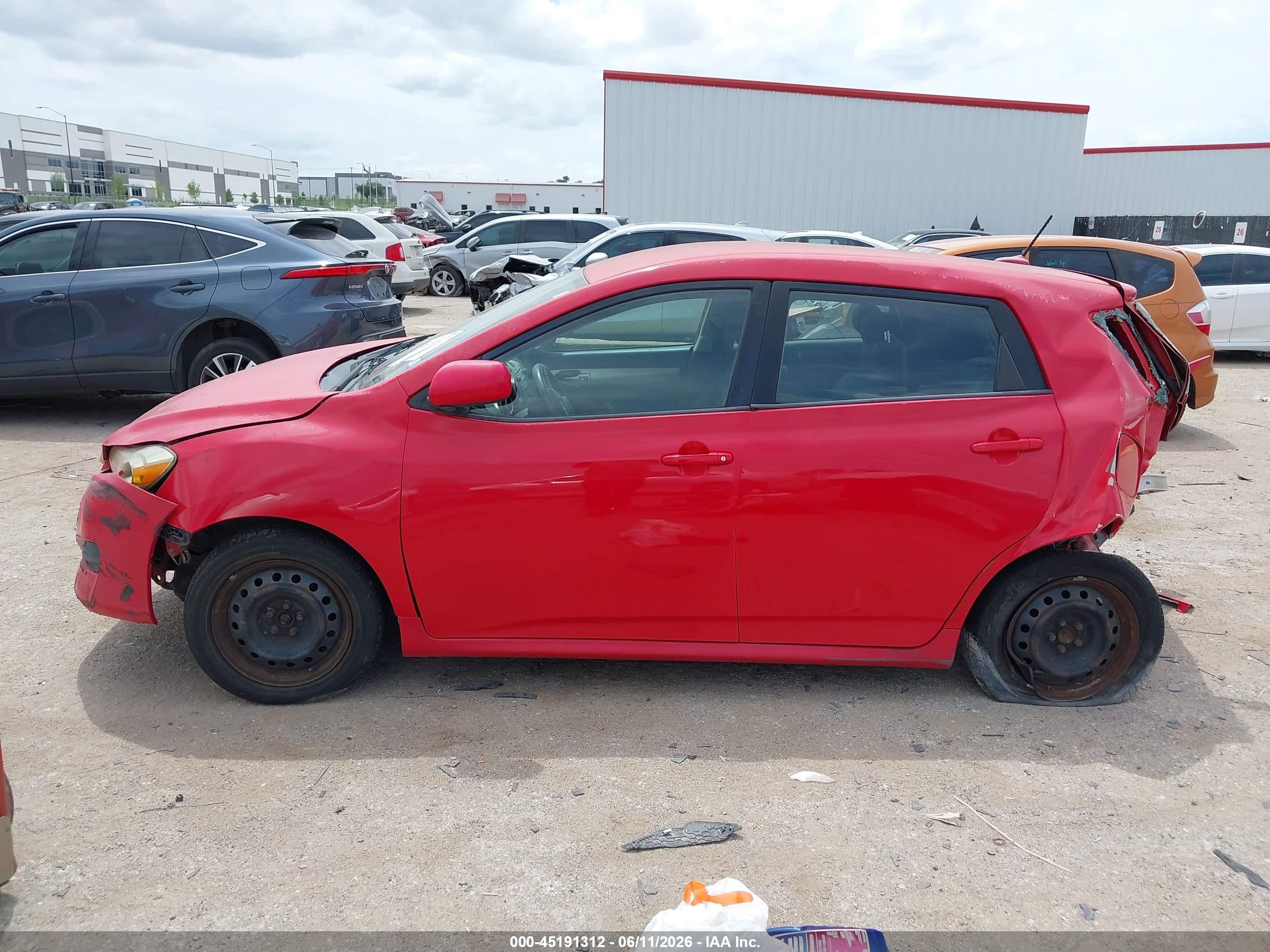 2010 Toyota Matrix   Red vin: 2T1KU4EE1AC291785