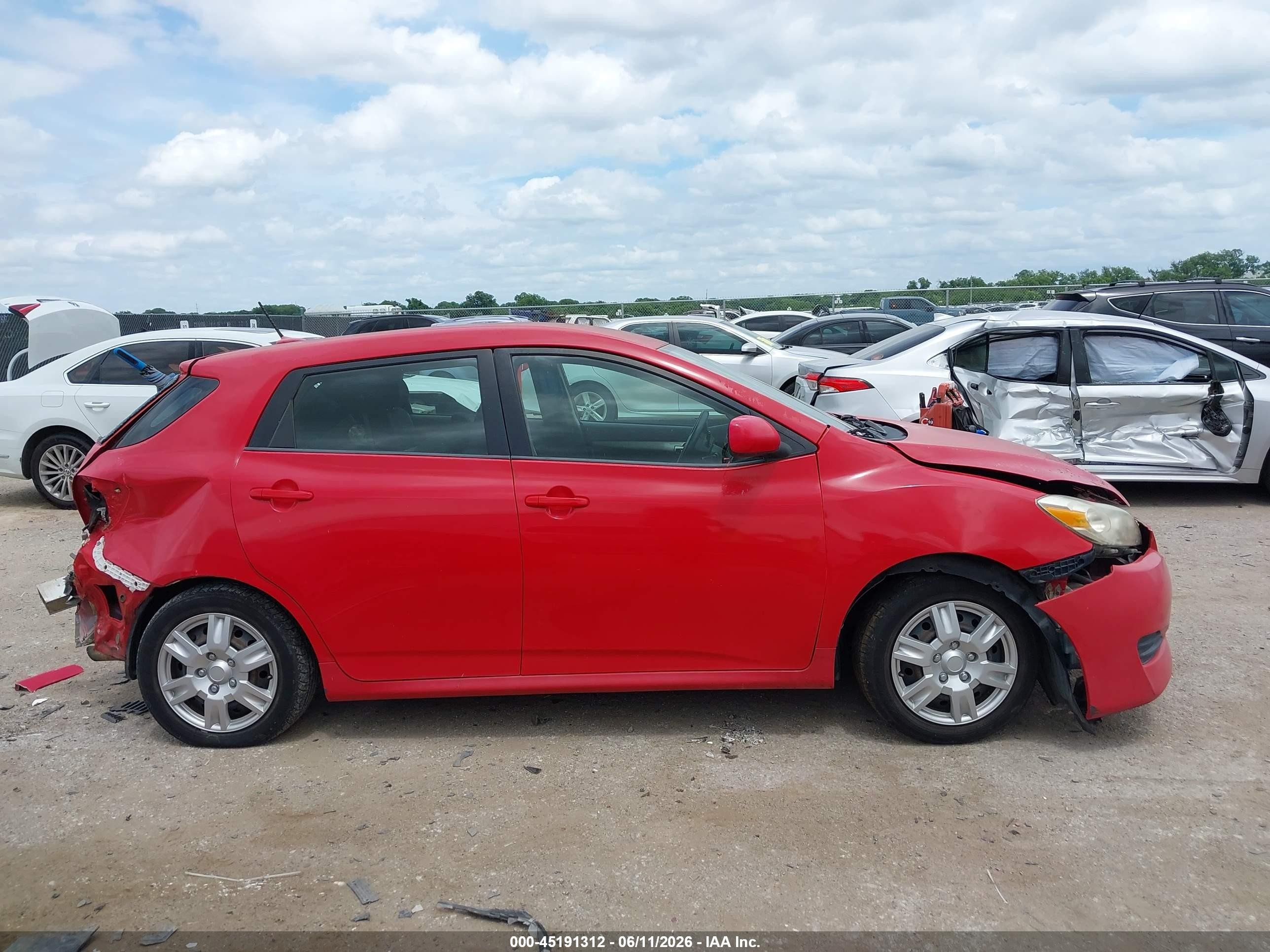 2010 Toyota Matrix   Red vin: 2T1KU4EE1AC291785