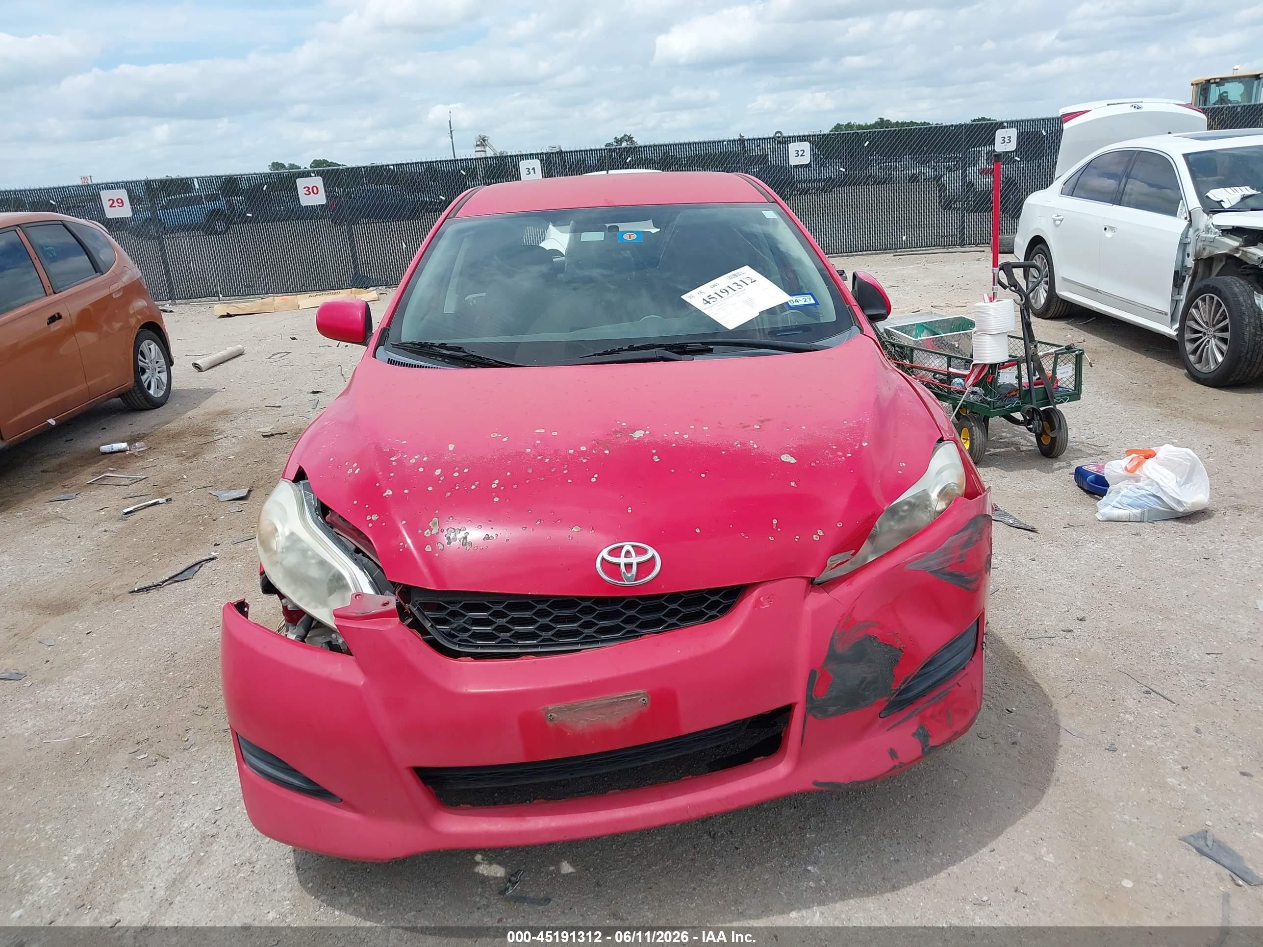 2010 Toyota Matrix   Red vin: 2T1KU4EE1AC291785