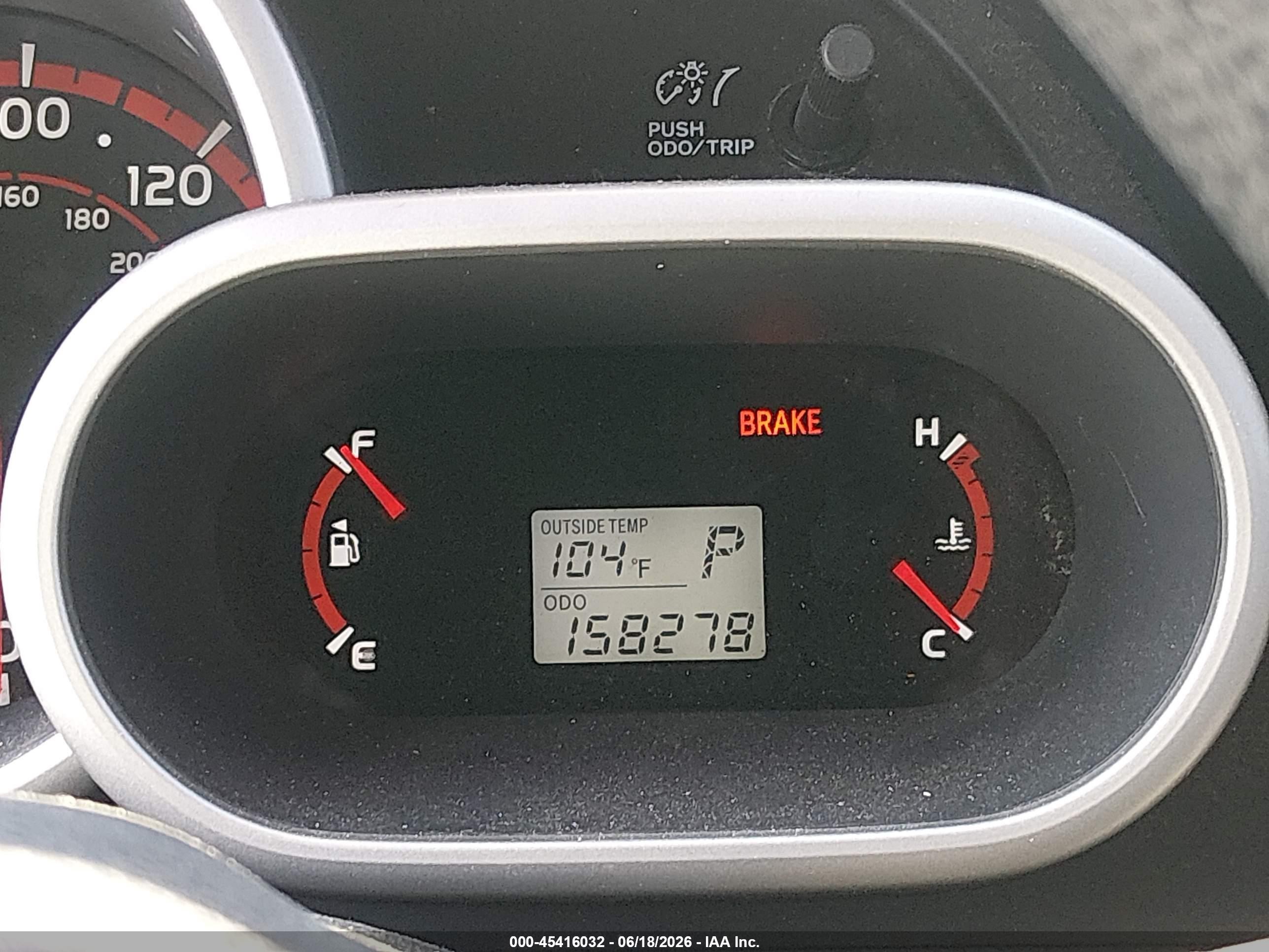2010 Toyota Matrix   White vin: 2T1KU4EE1AC298042