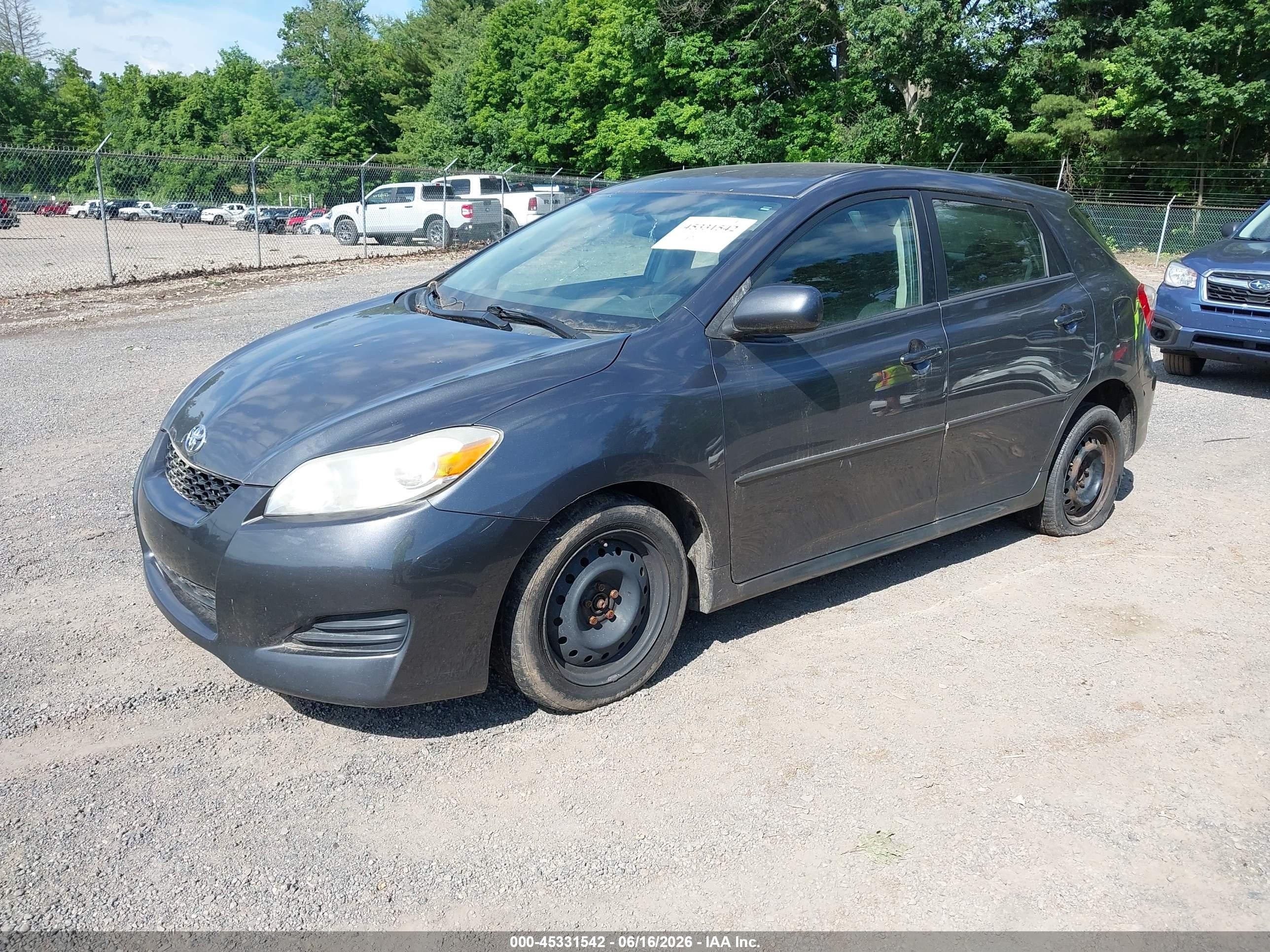 2010 Toyota Matrix   Gray vin: 2T1KU4EE1AC304583