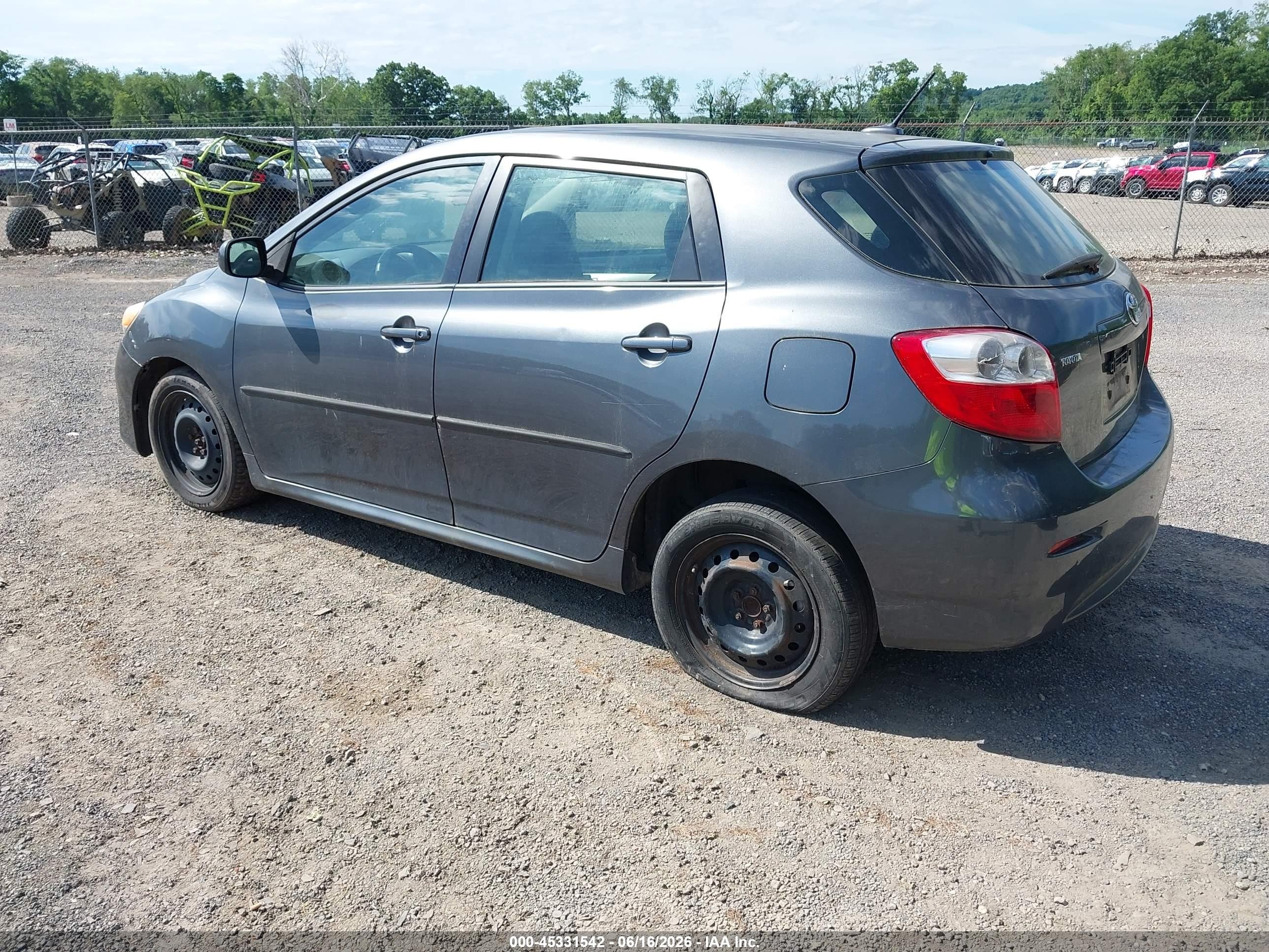 2010 Toyota Matrix   Gray vin: 2T1KU4EE1AC304583