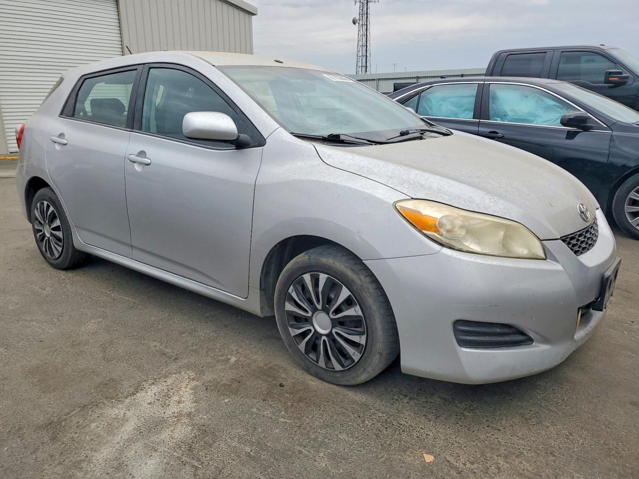 2010 Toyota Matrix Base Silver vin: 2T1KU4EE1AC315714
