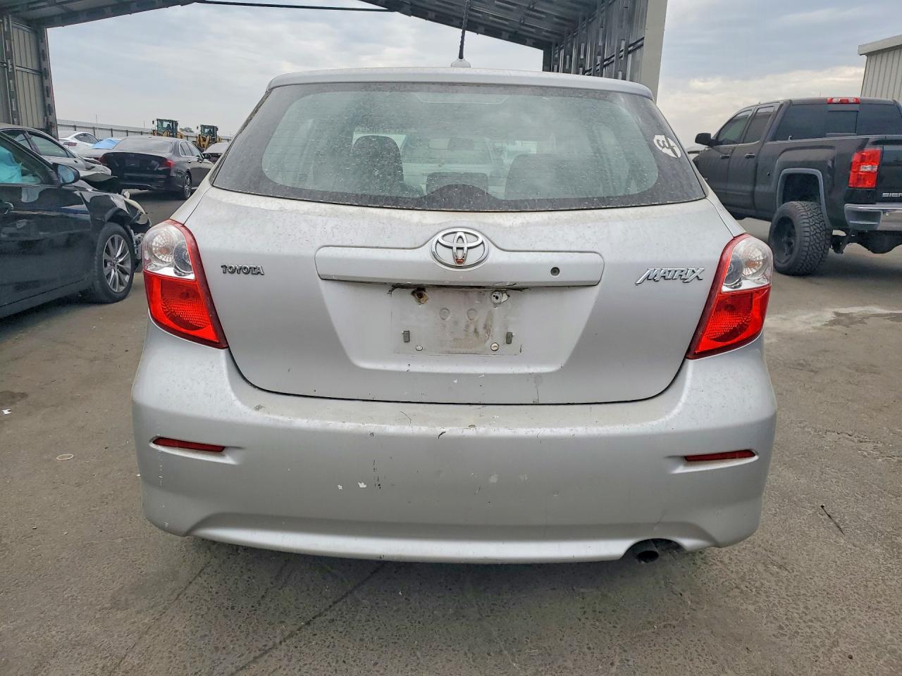 2010 Toyota Matrix Base Silver vin: 2T1KU4EE1AC315714