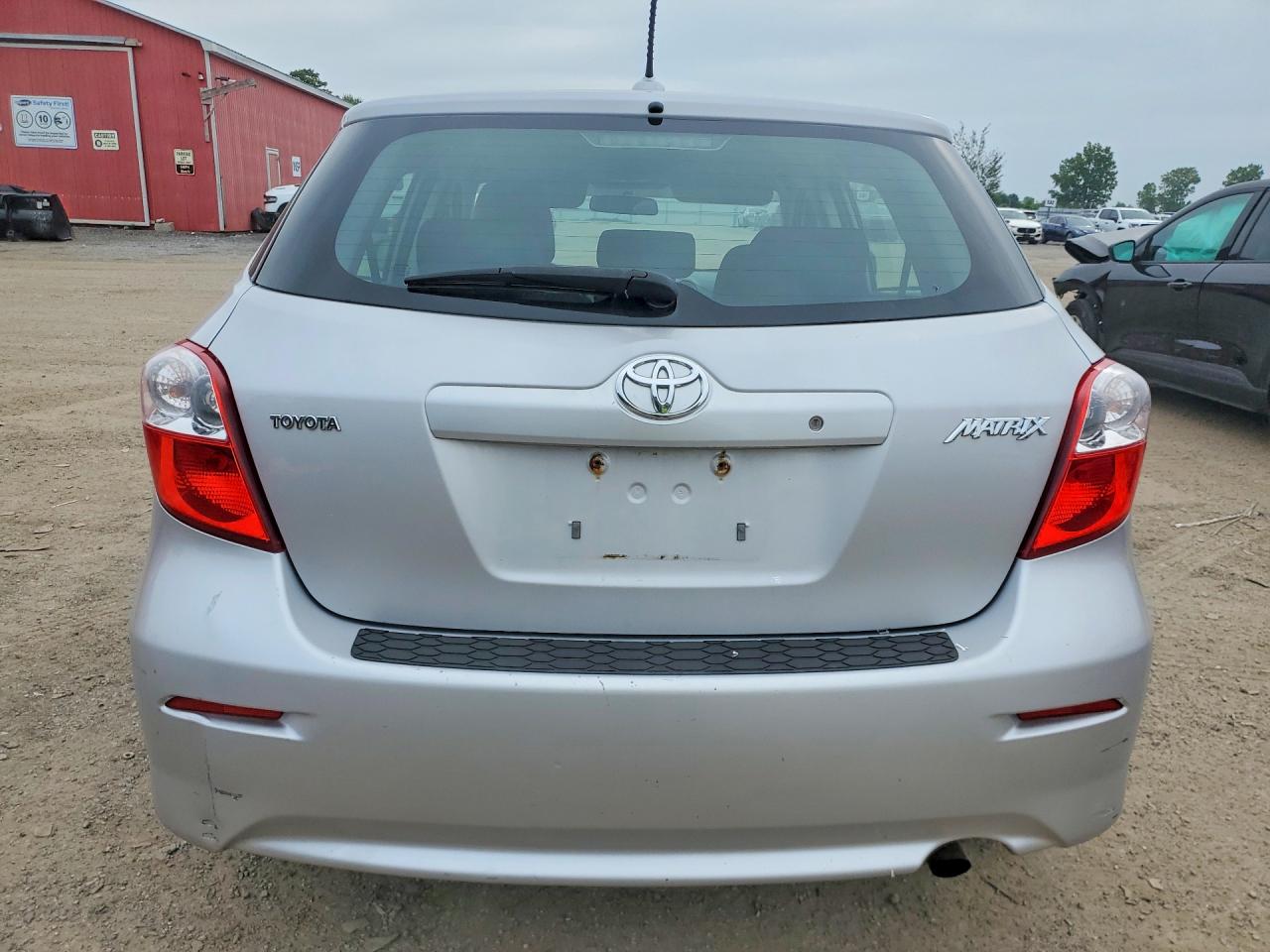 2010 Toyota Corolla Matrix Base Silver vin: 2T1KU4EE1AC342945