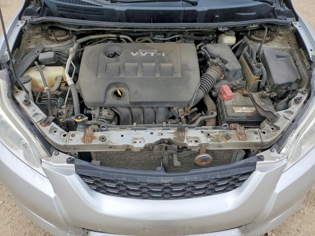 2010 Toyota Corolla Matrix Base Silver vin: 2T1KU4EE1AC342945