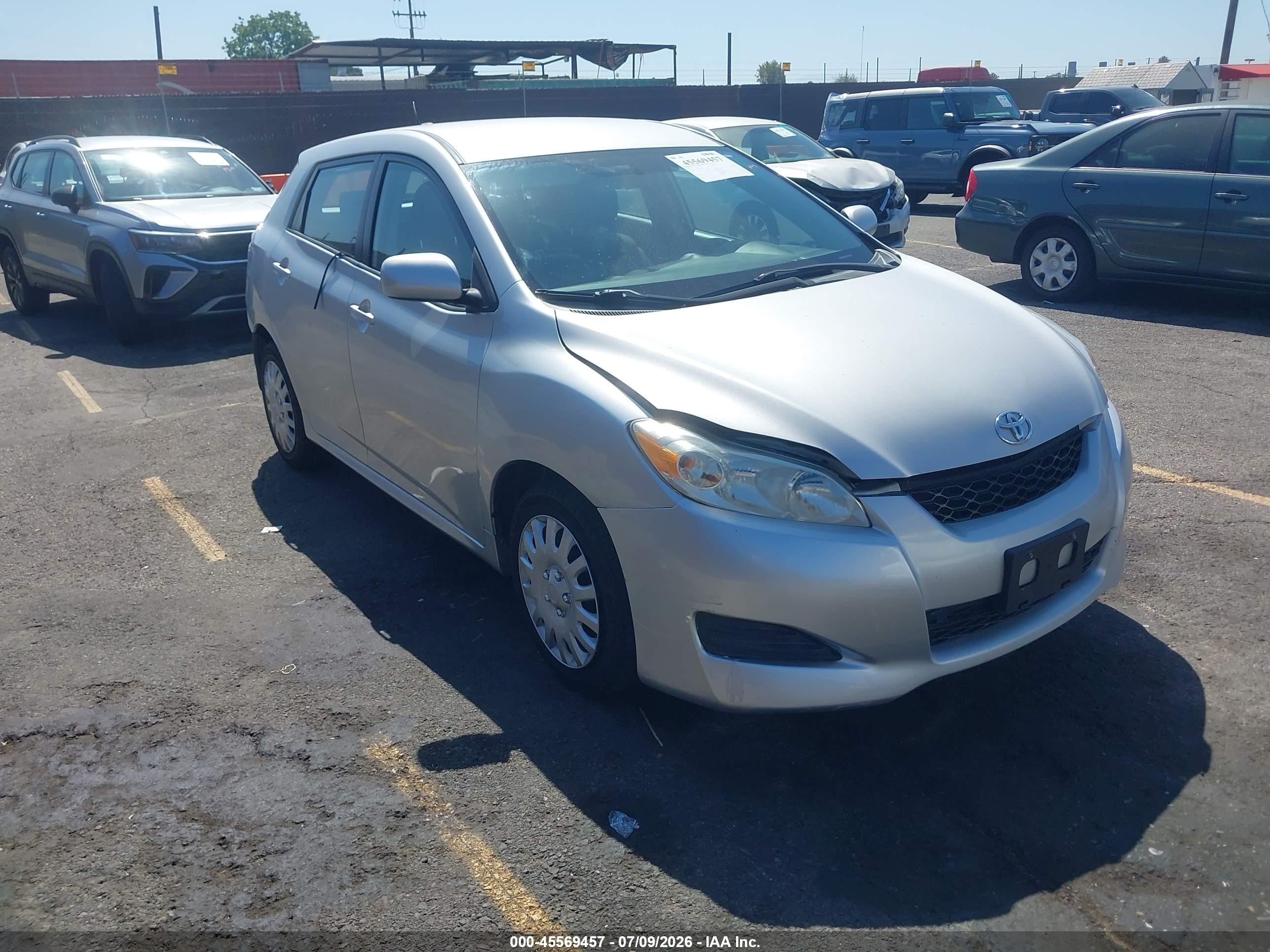 2011 Toyota Matrix   Silver vin: 2T1KU4EE1BC562281