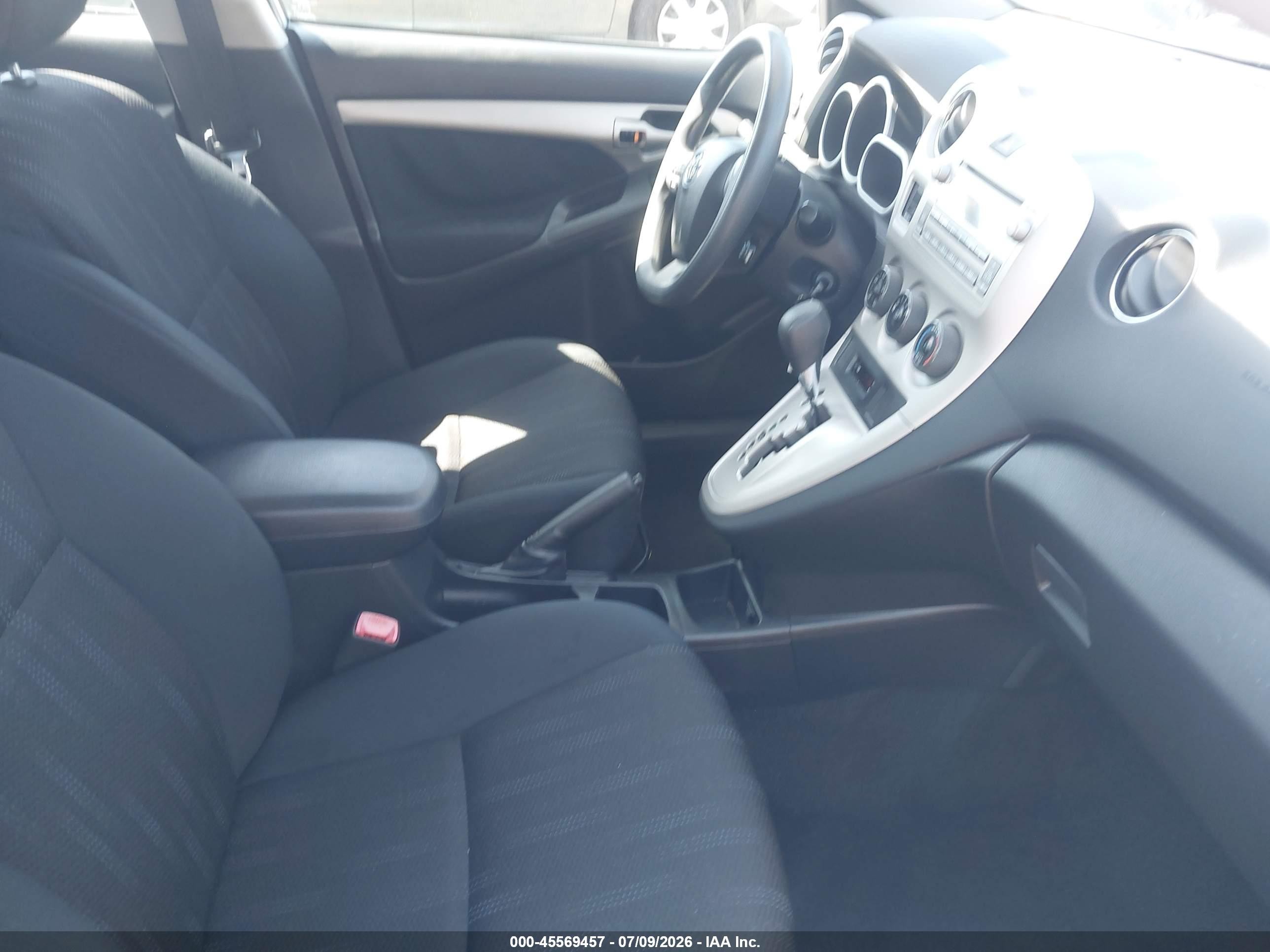 2011 Toyota Matrix   Silver vin: 2T1KU4EE1BC562281