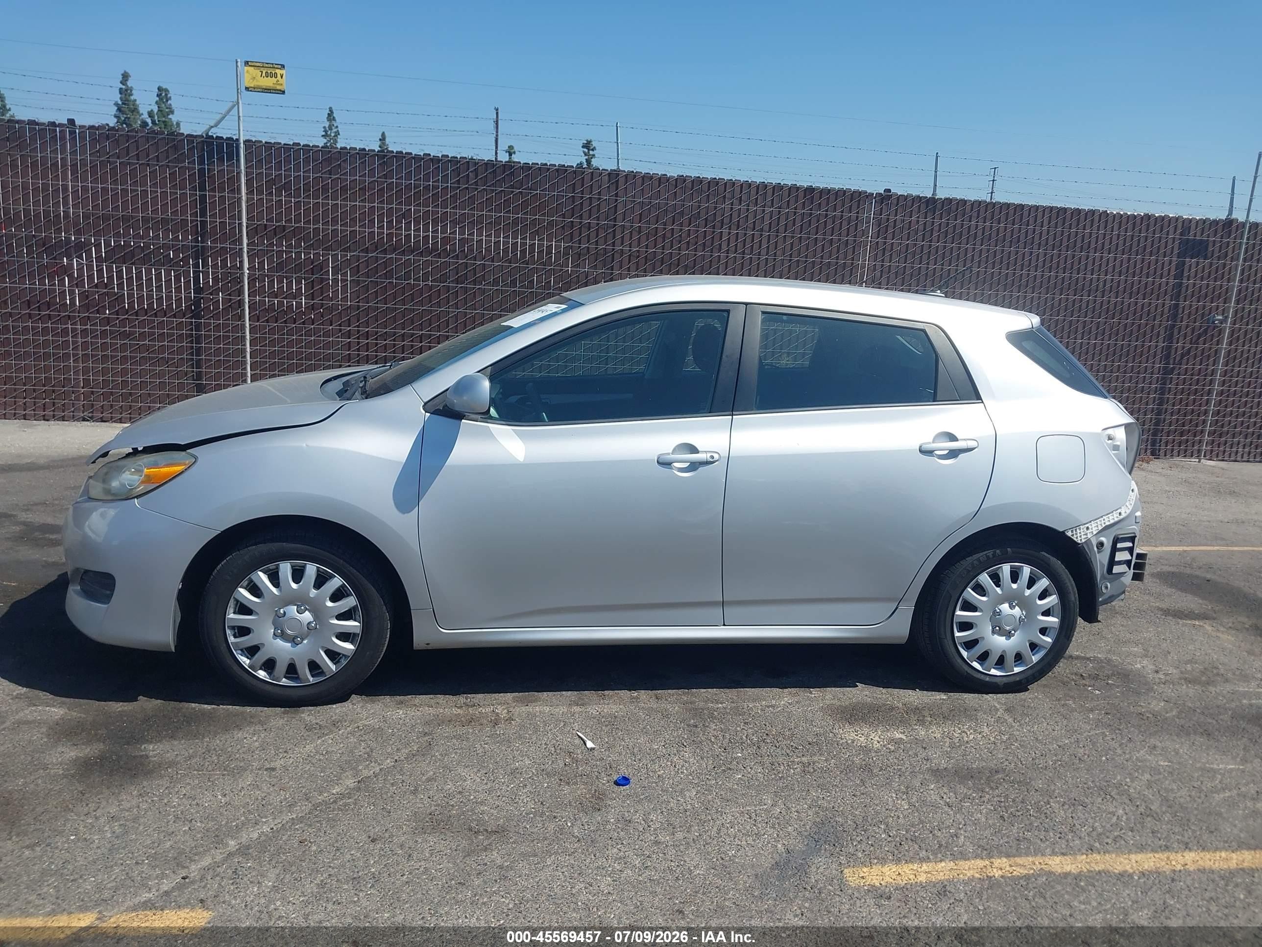 2011 Toyota Matrix   Silver vin: 2T1KU4EE1BC562281