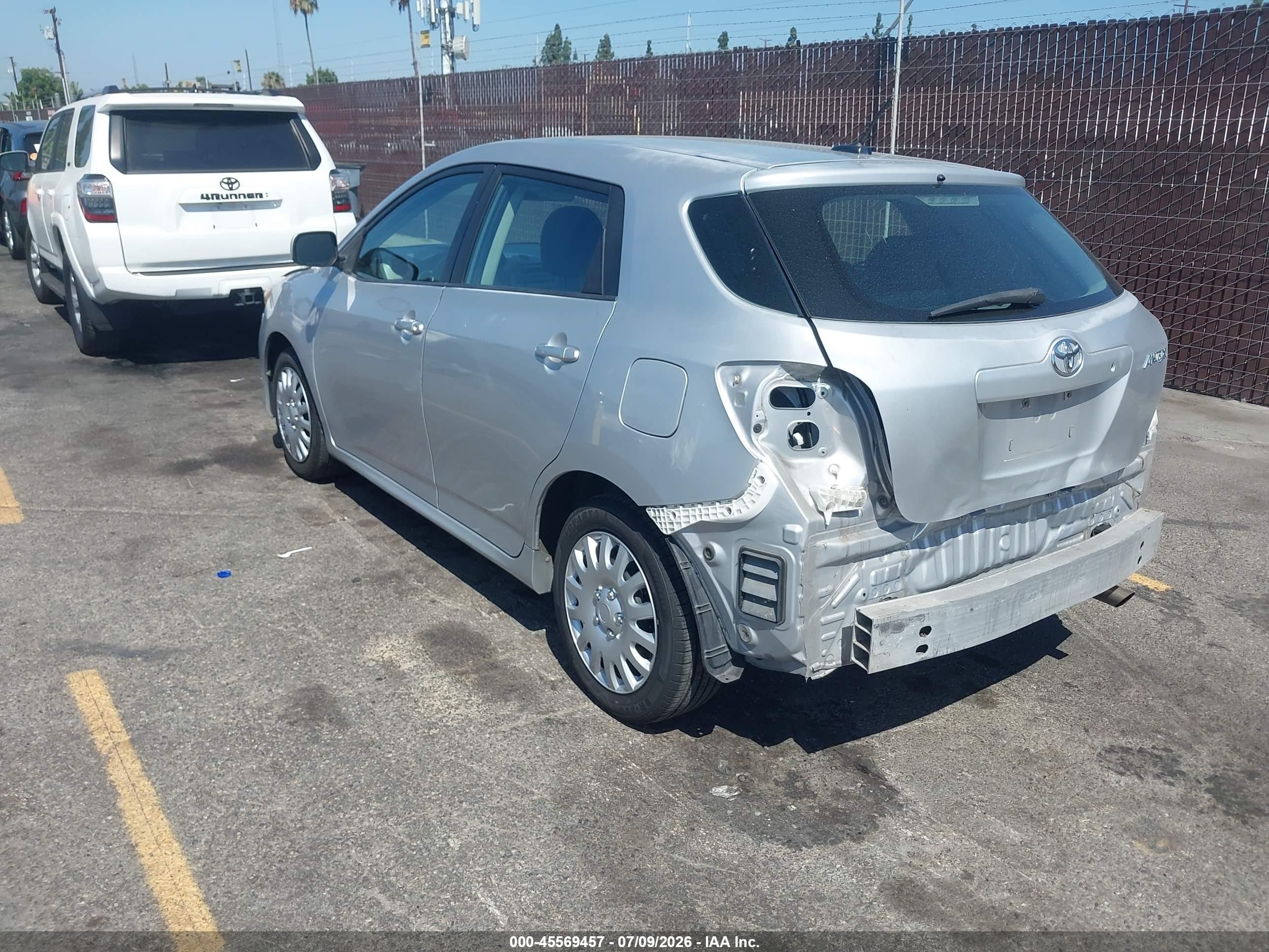 2011 Toyota Matrix   Silver vin: 2T1KU4EE1BC562281